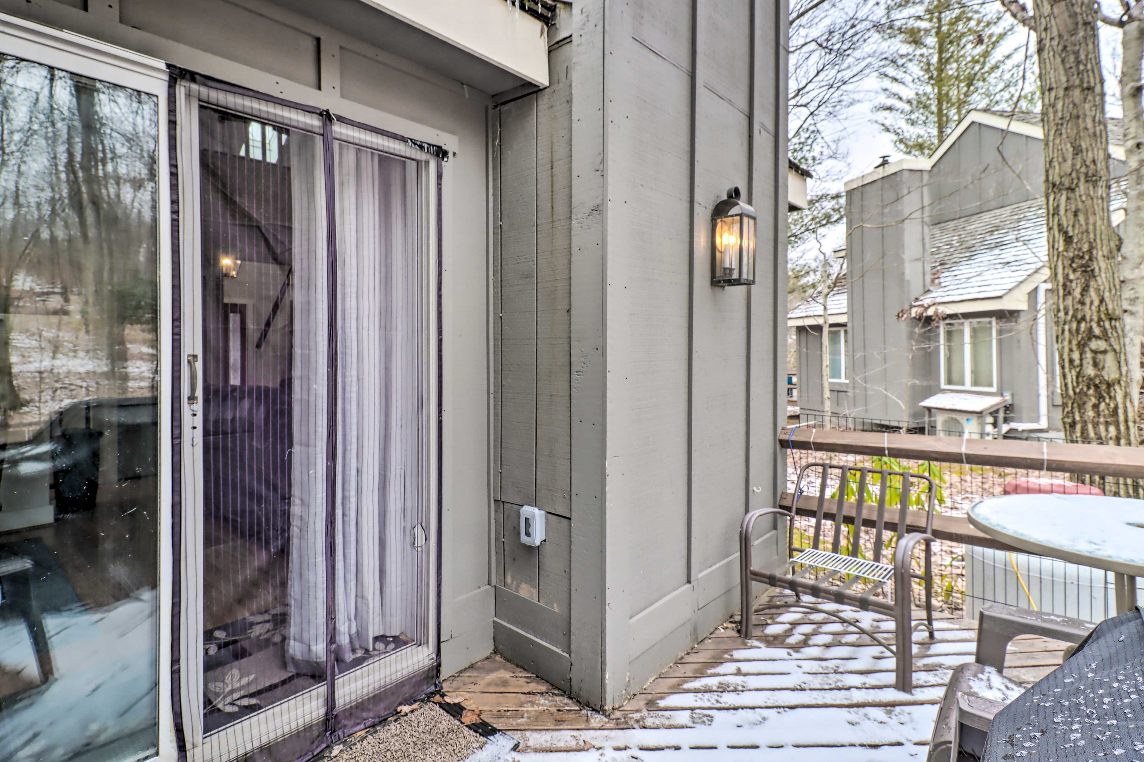 Deck | Outdoor Dining Area