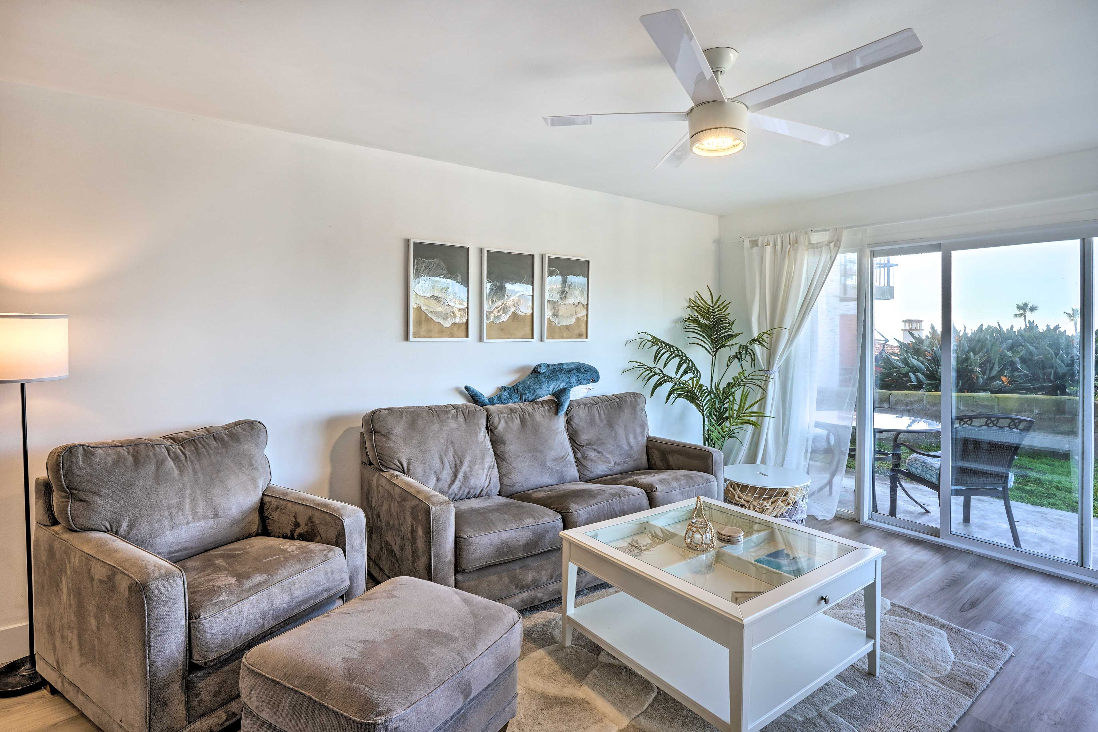 Living Room | Queen Sleeper Sofa | Smart TV