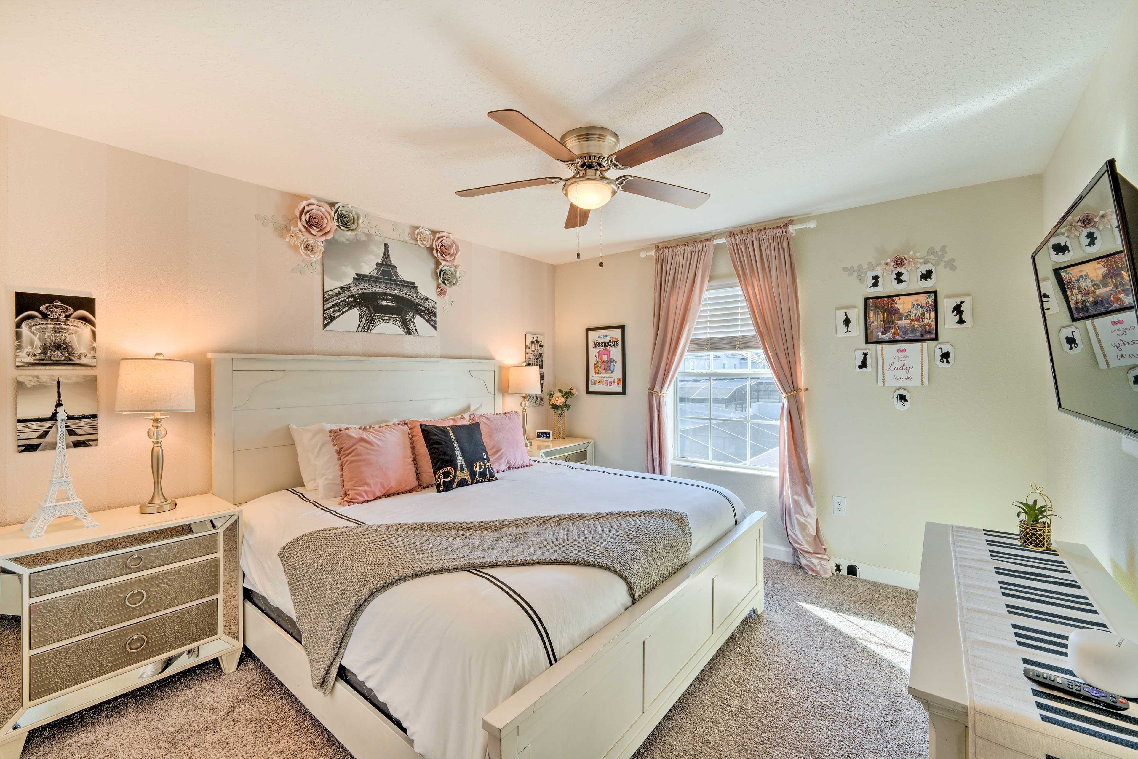 Bedroom 3 | King Bed | 2nd Floor | Smart TV w/ Cable