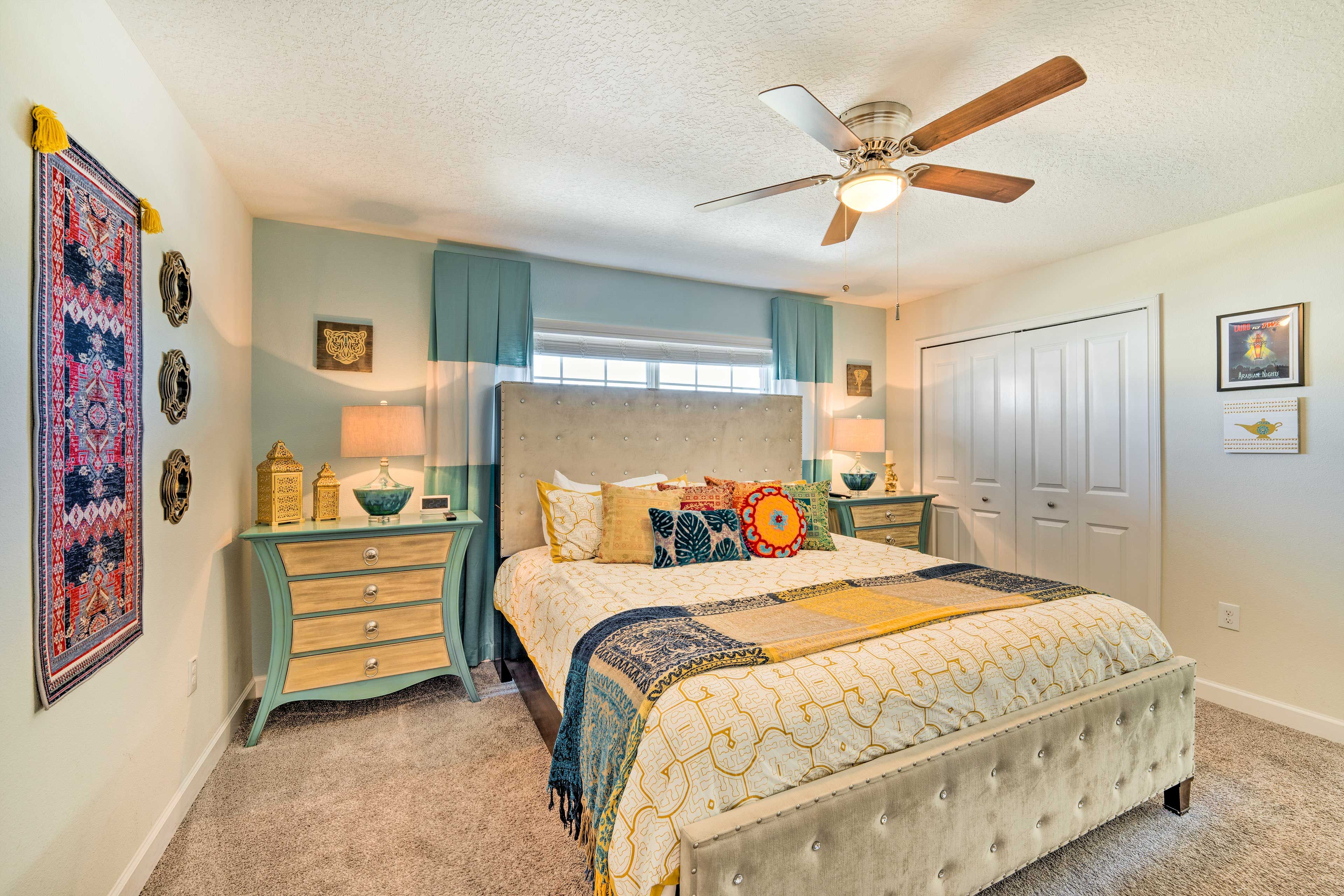 Bedroom 2 | King Bed | 2nd Floor | Smart TV w/ Cable