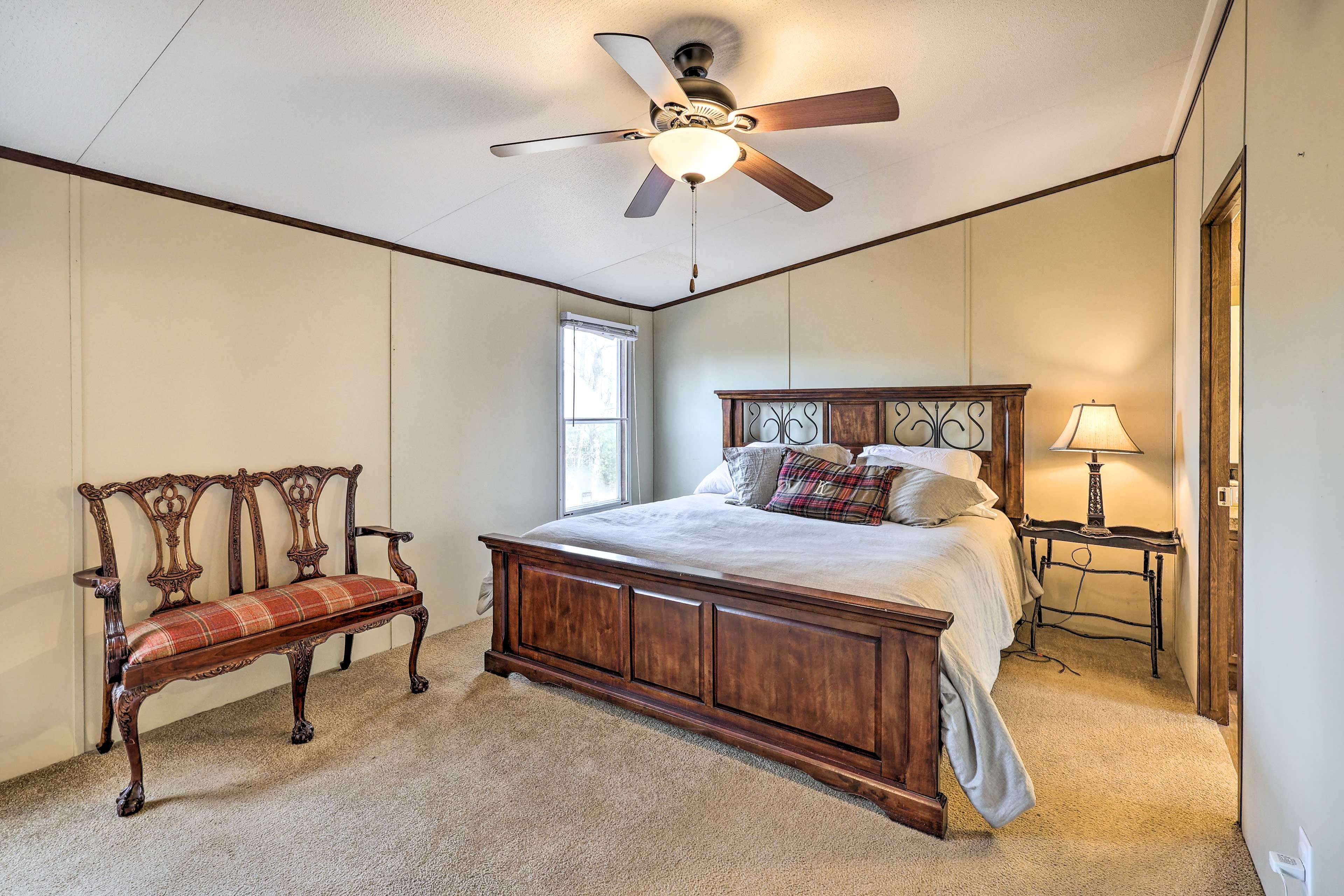 Bedroom 1 | King Bed | En-Suite Bathroom