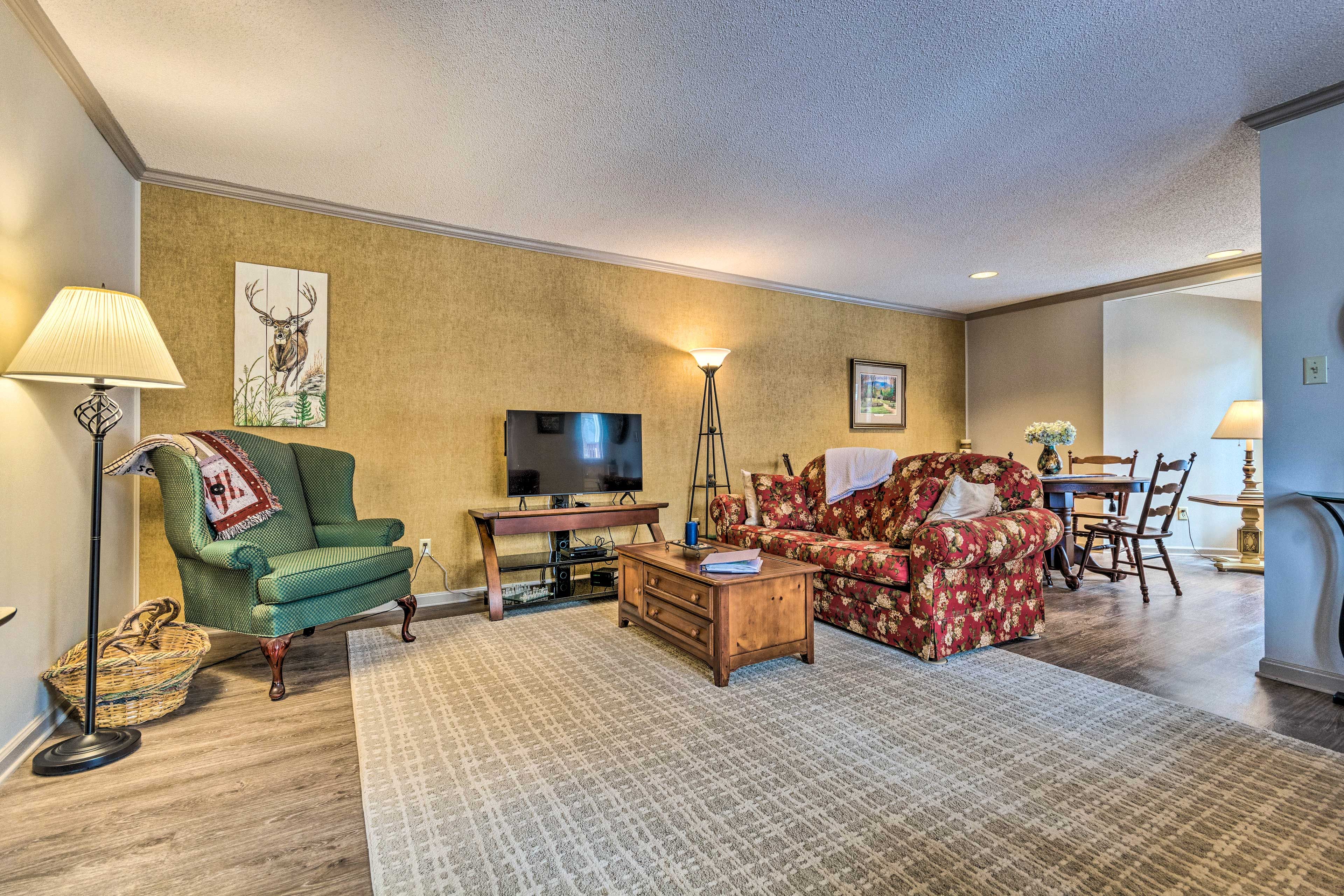 Living Area | Full Sleeper Sofa | Smart TV w/ Cable