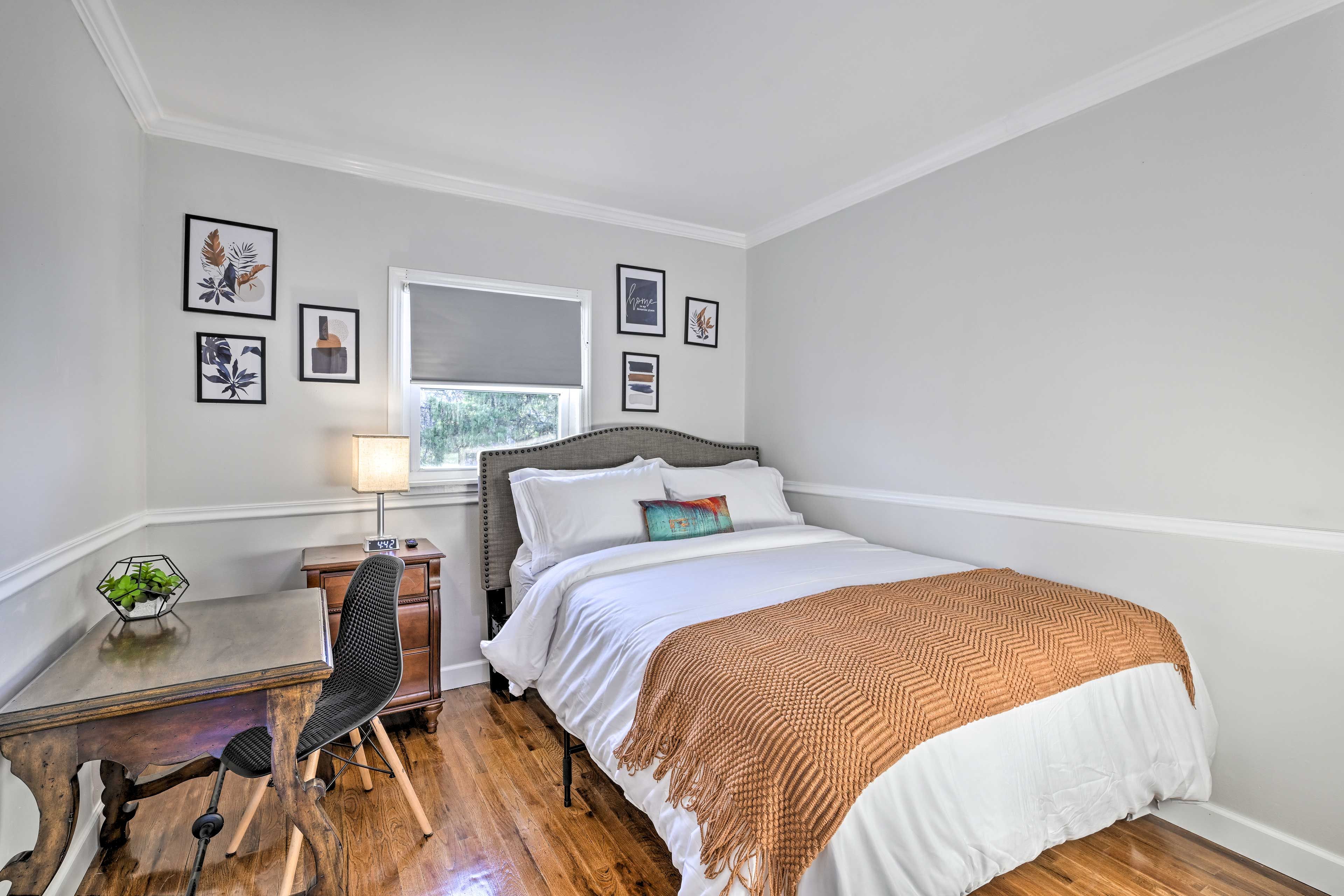 Bedroom 3 | Queen Bed | Smart TV | Laptop-Friendly Desk