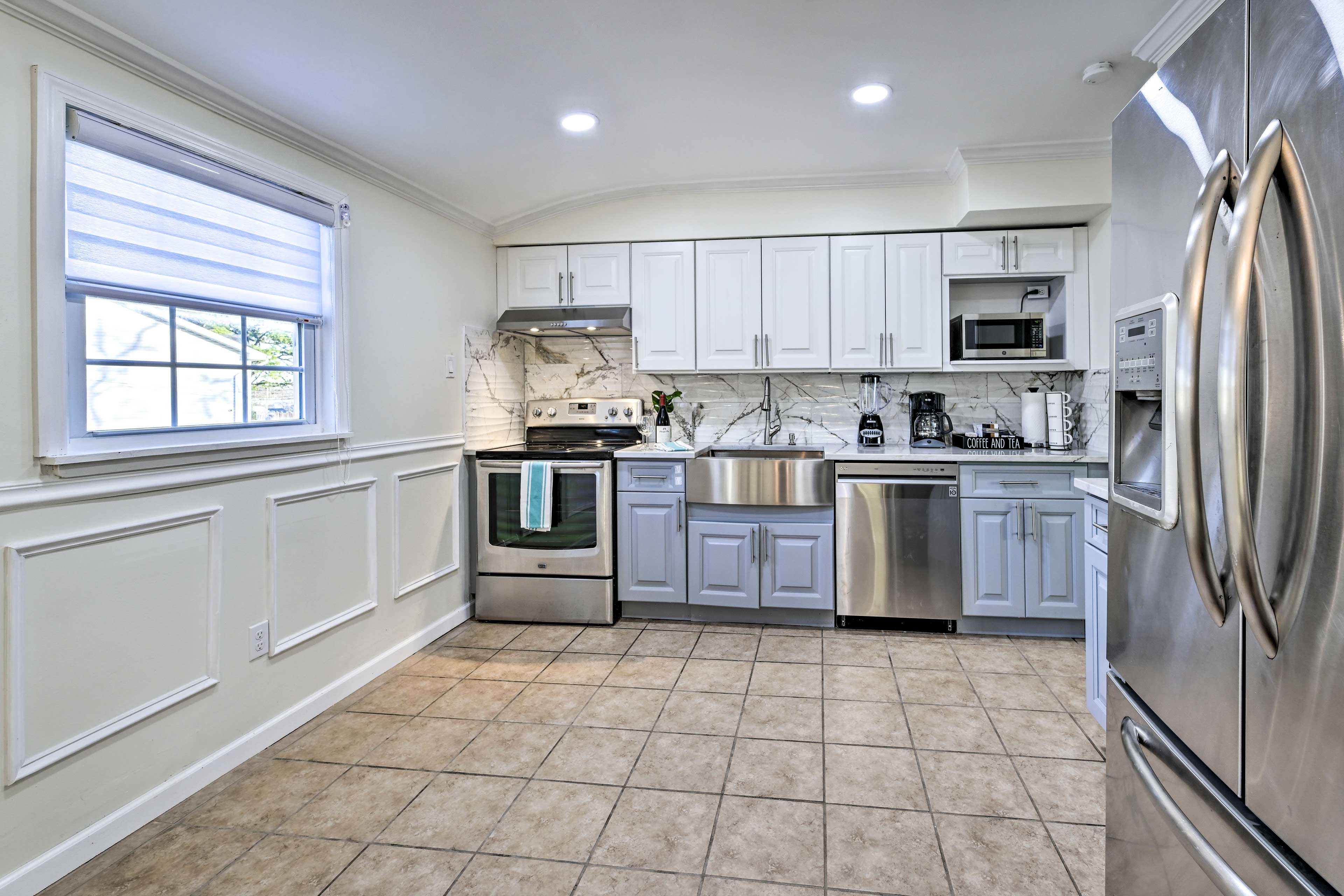 Kitchen | Ice Maker | Water Filter | Trash Bags | Paper Towels