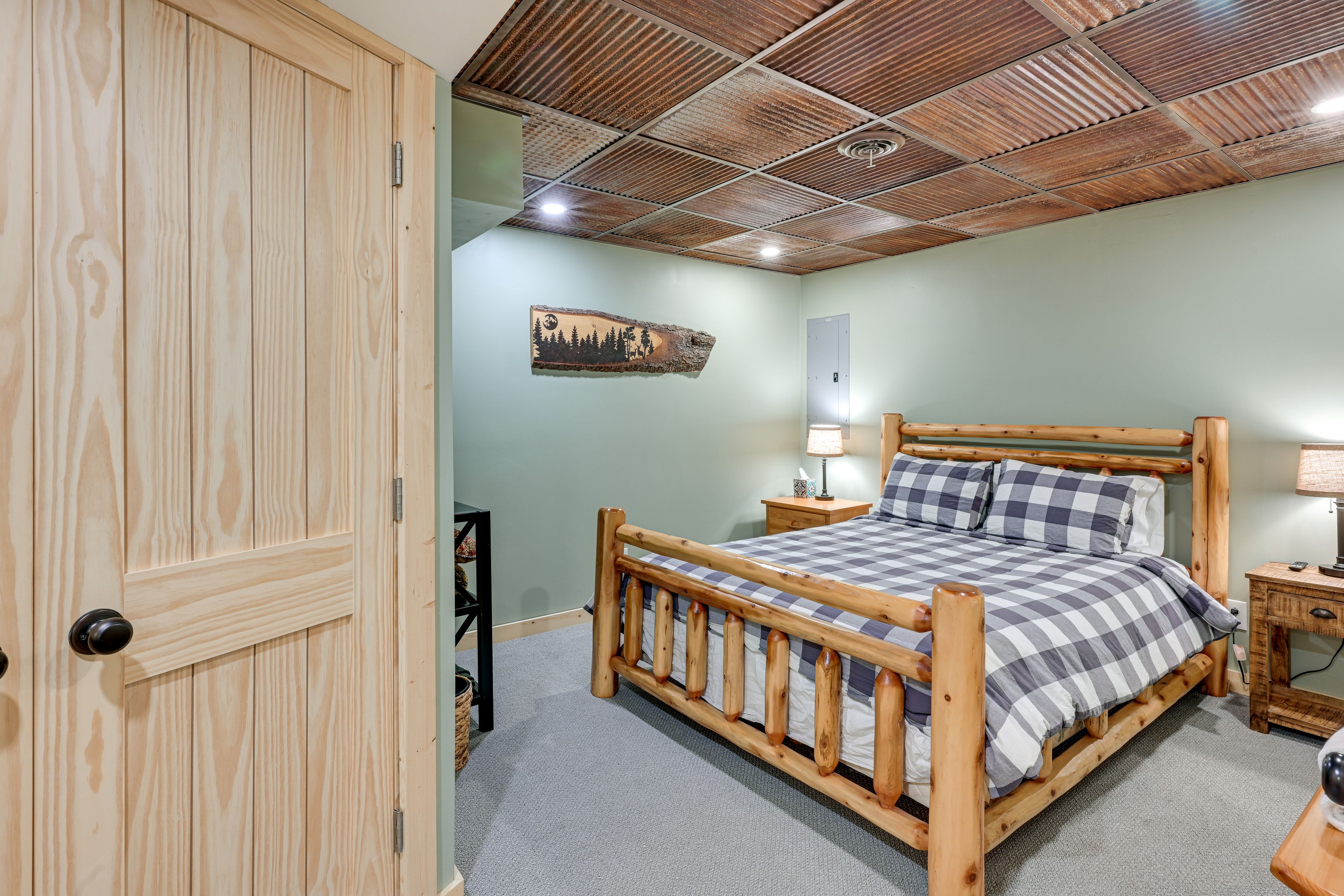 Bedroom 2 | Queen Bed | Lower Level