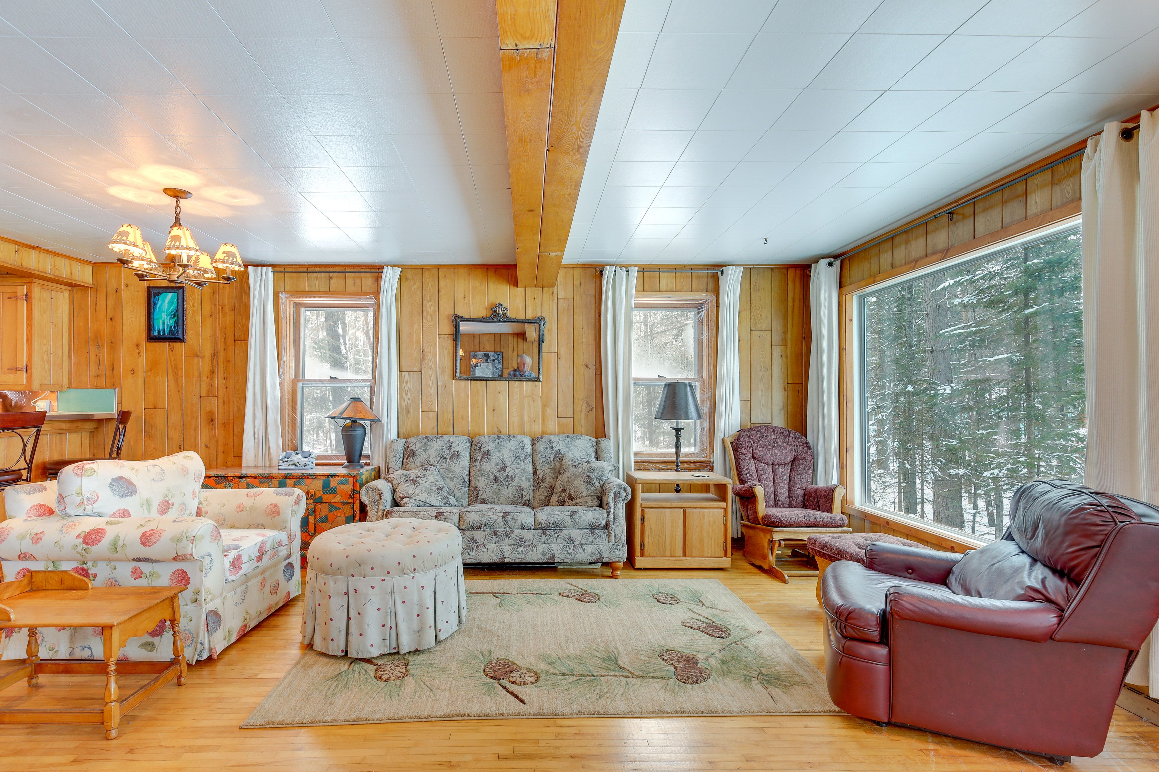Living Room | Queen Sleeper Sofa | 1st Floor | Electric Heating