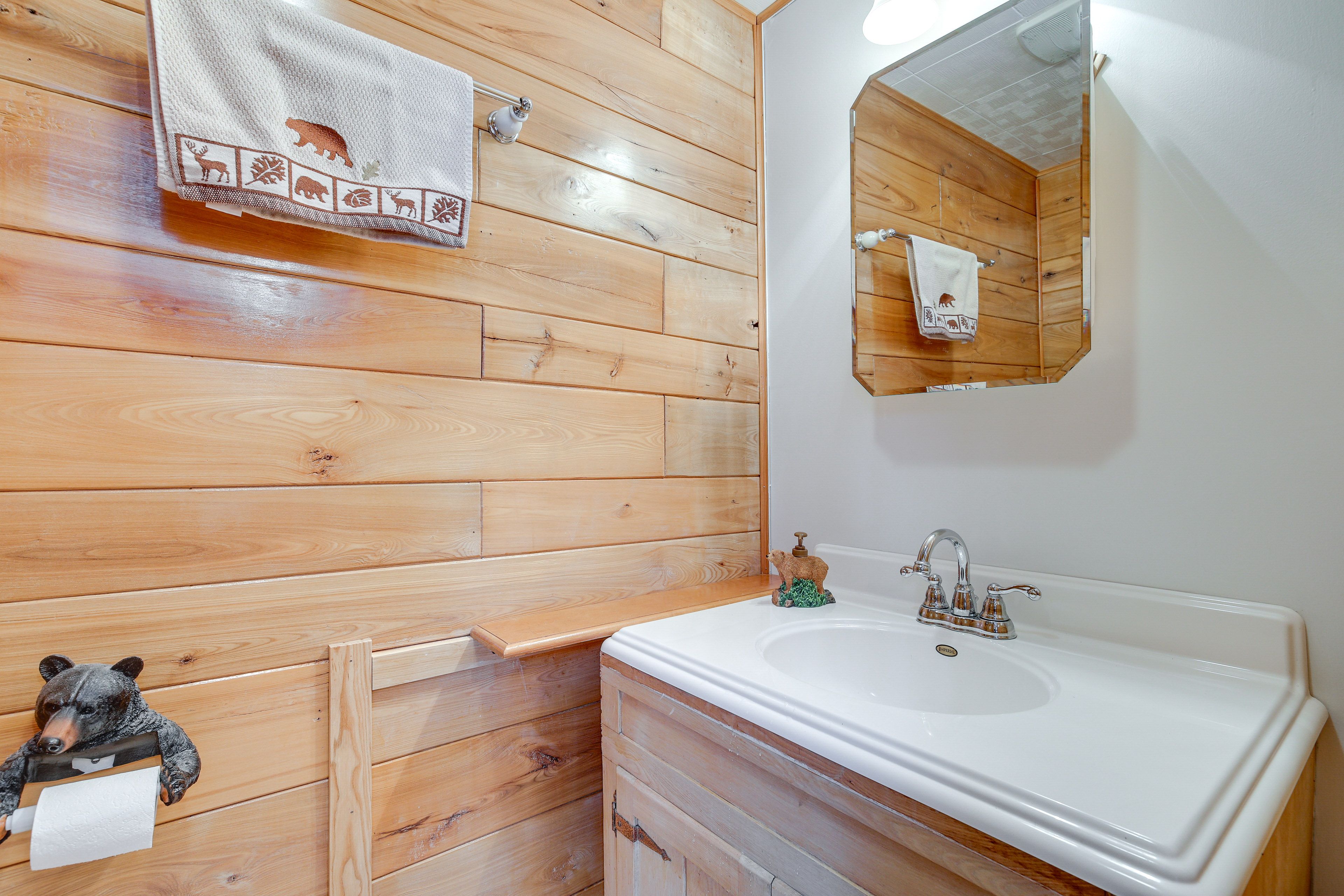 Half Bathroom | 2nd Floor