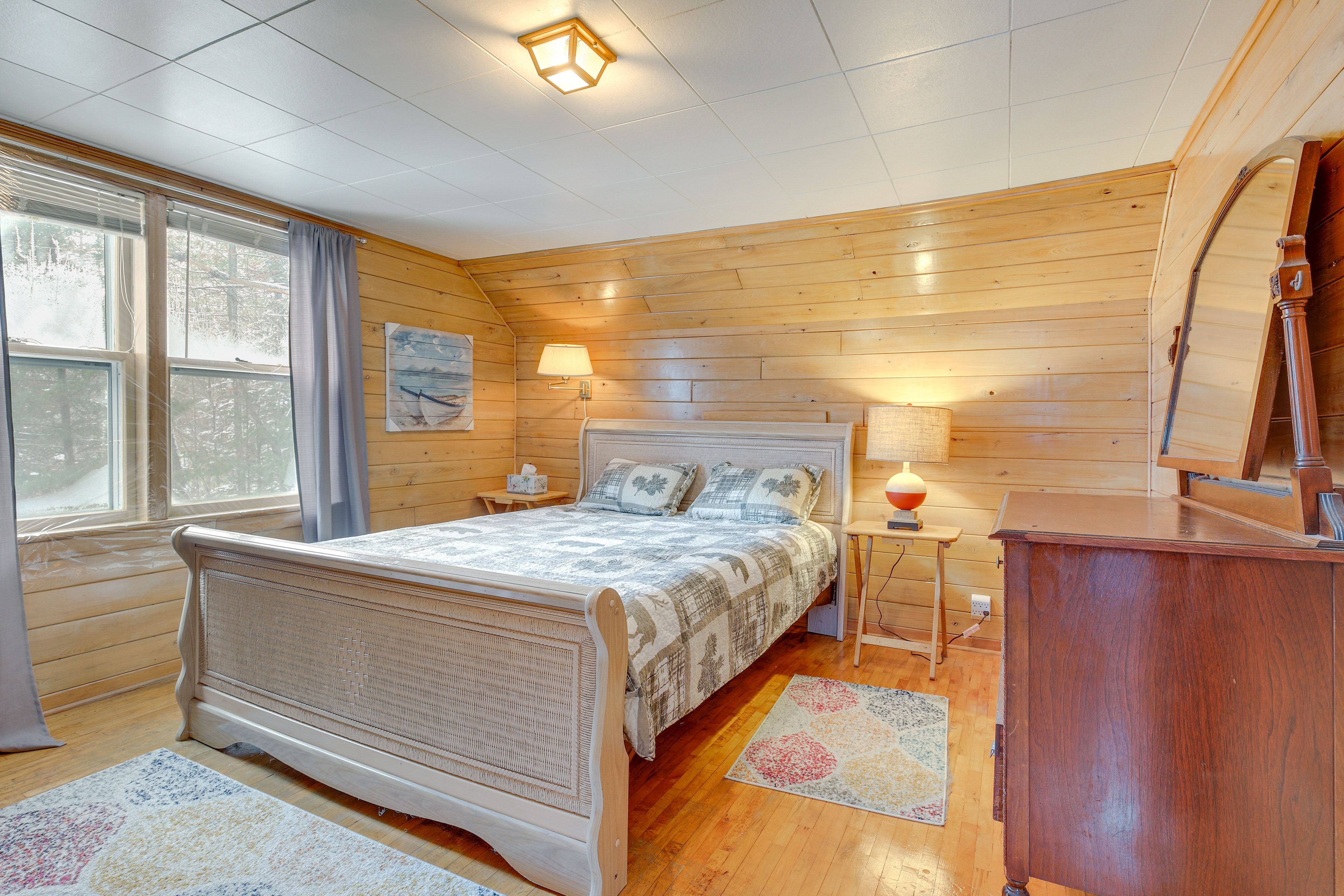 Bedroom 2 | Queen Bed | 2nd Floor