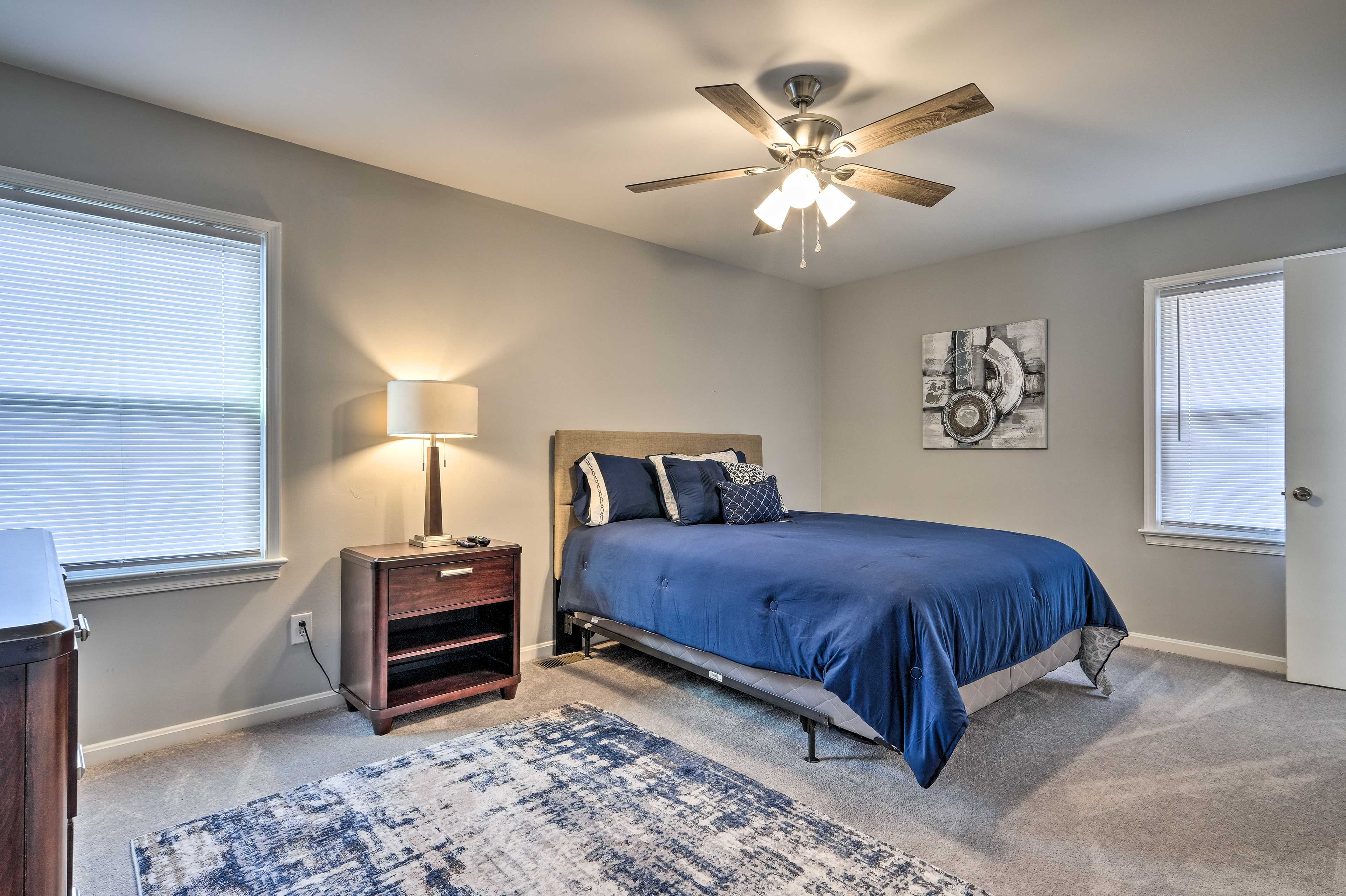 Bedroom 1 | Main Level | Queen Bed | Linens Provided