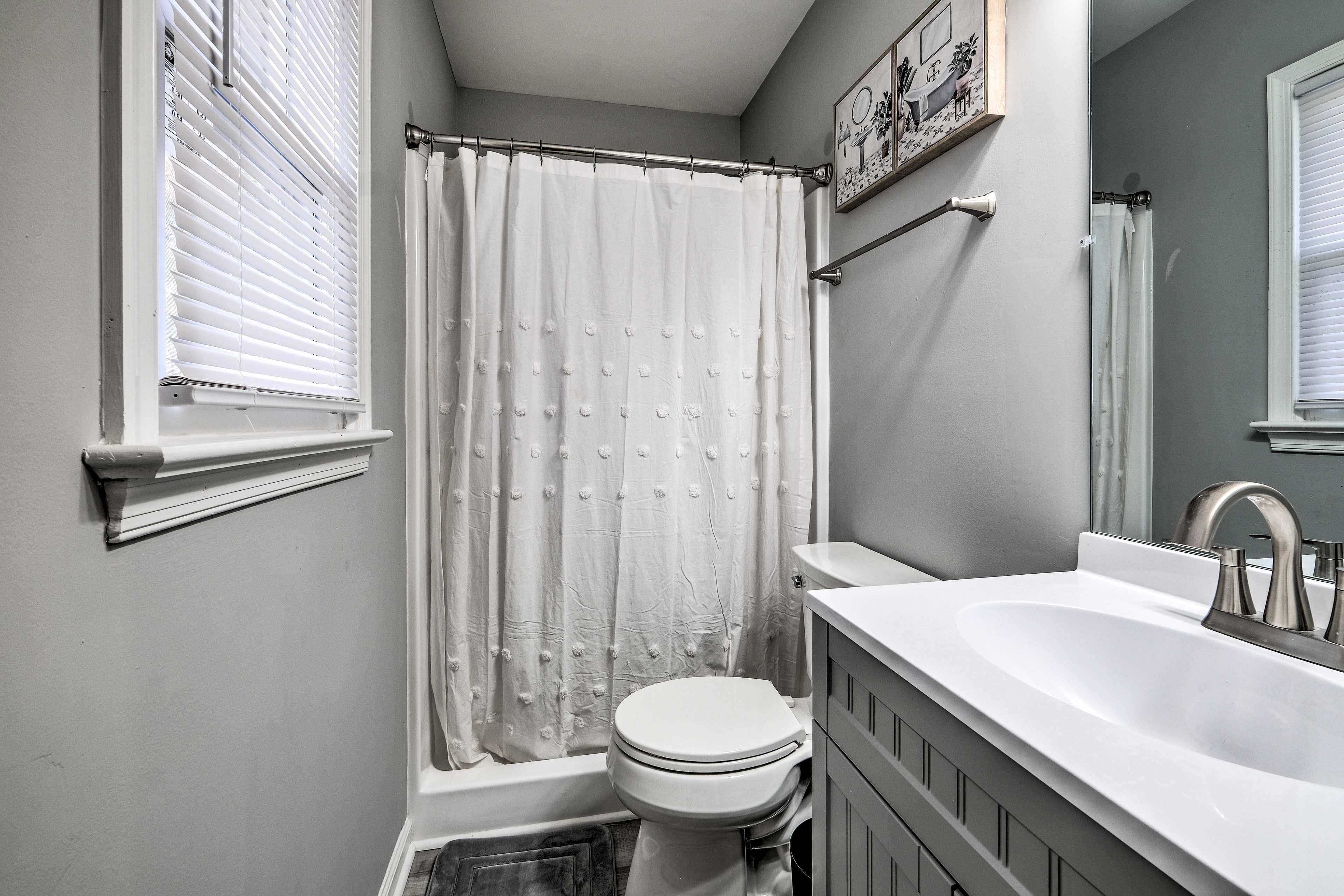 Full Bathroom | Hair Dryer | Iron & Board
