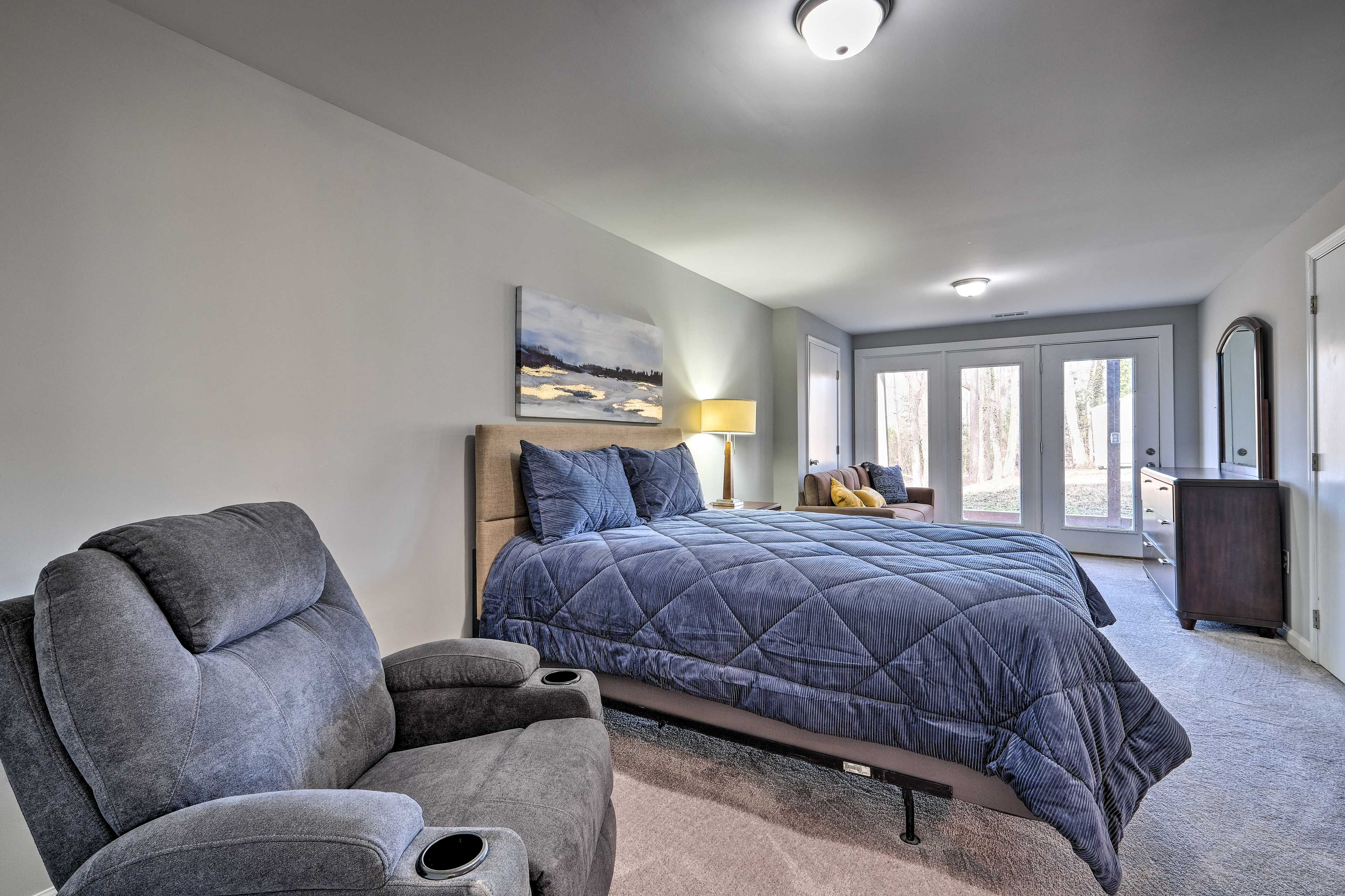 Bedroom 4 | Lower Level | Queen Bed | Desk Workspace w/ Printer