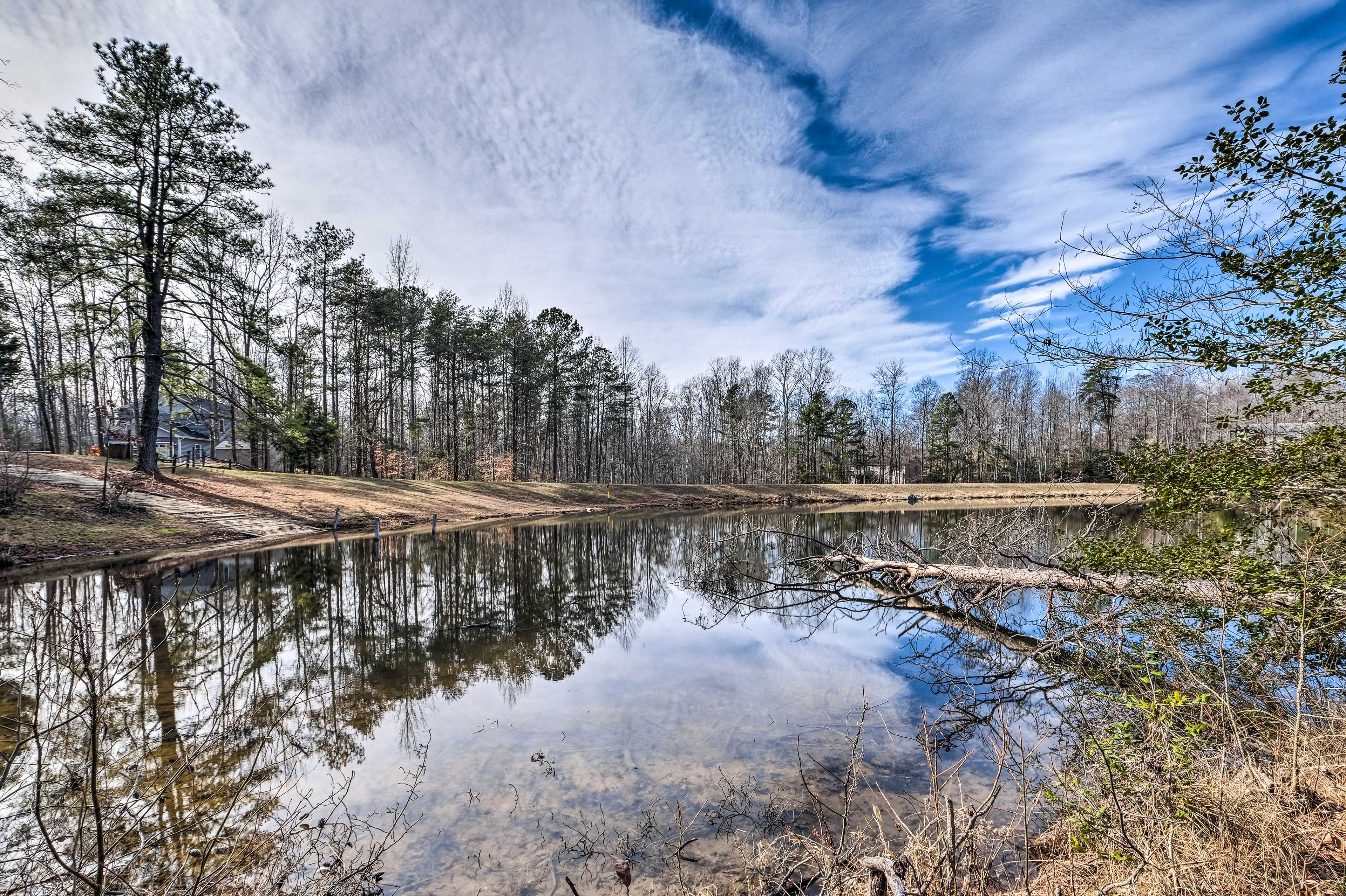 King George Vacation Rental | 2,992 Sq Ft | 4BR | 3BA | Stairs Required