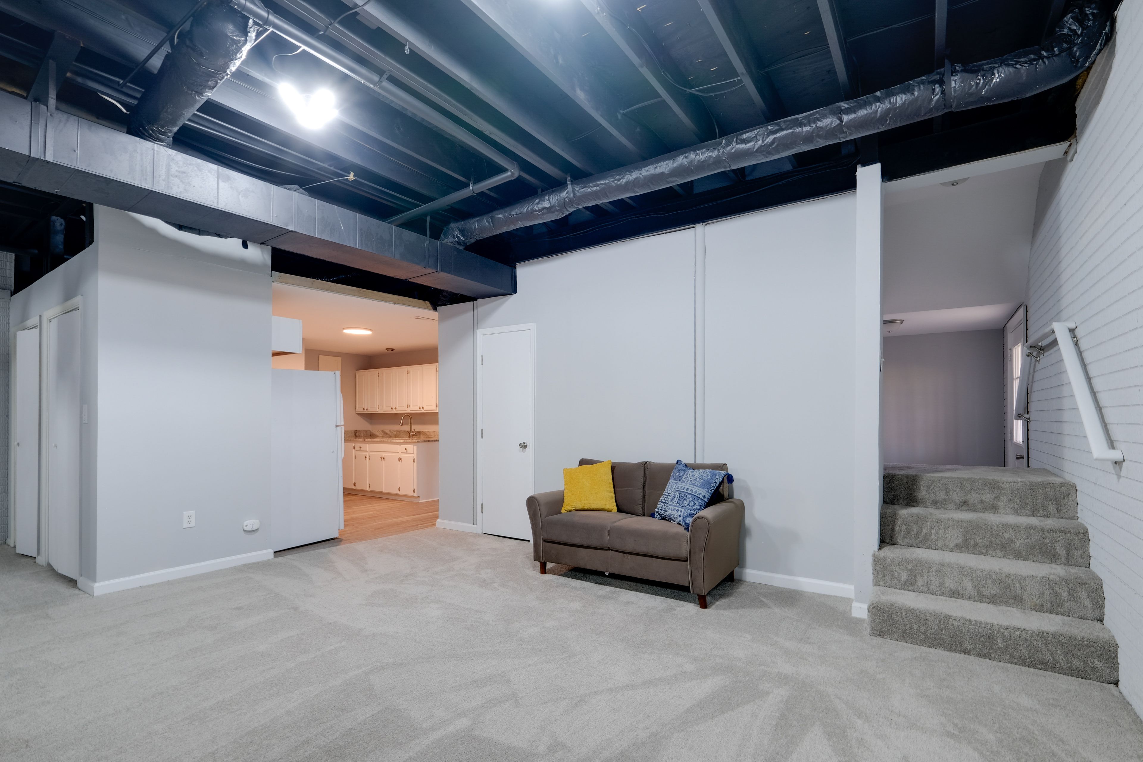 Lower Level | Lounge Area | Smart TV