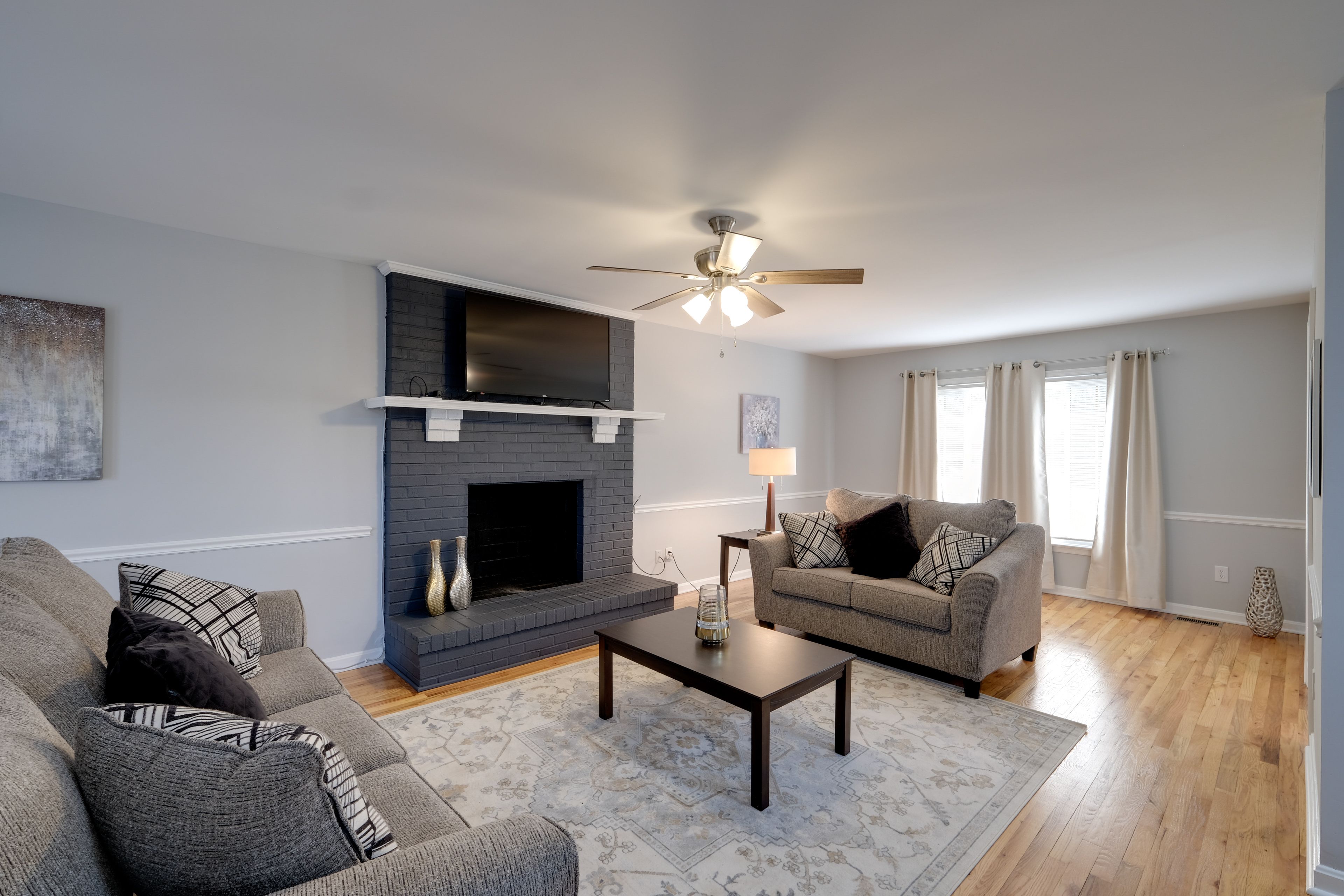 Living Room | Smart TV | Free WiFi | Central A/C | Electric Heating | Main Level