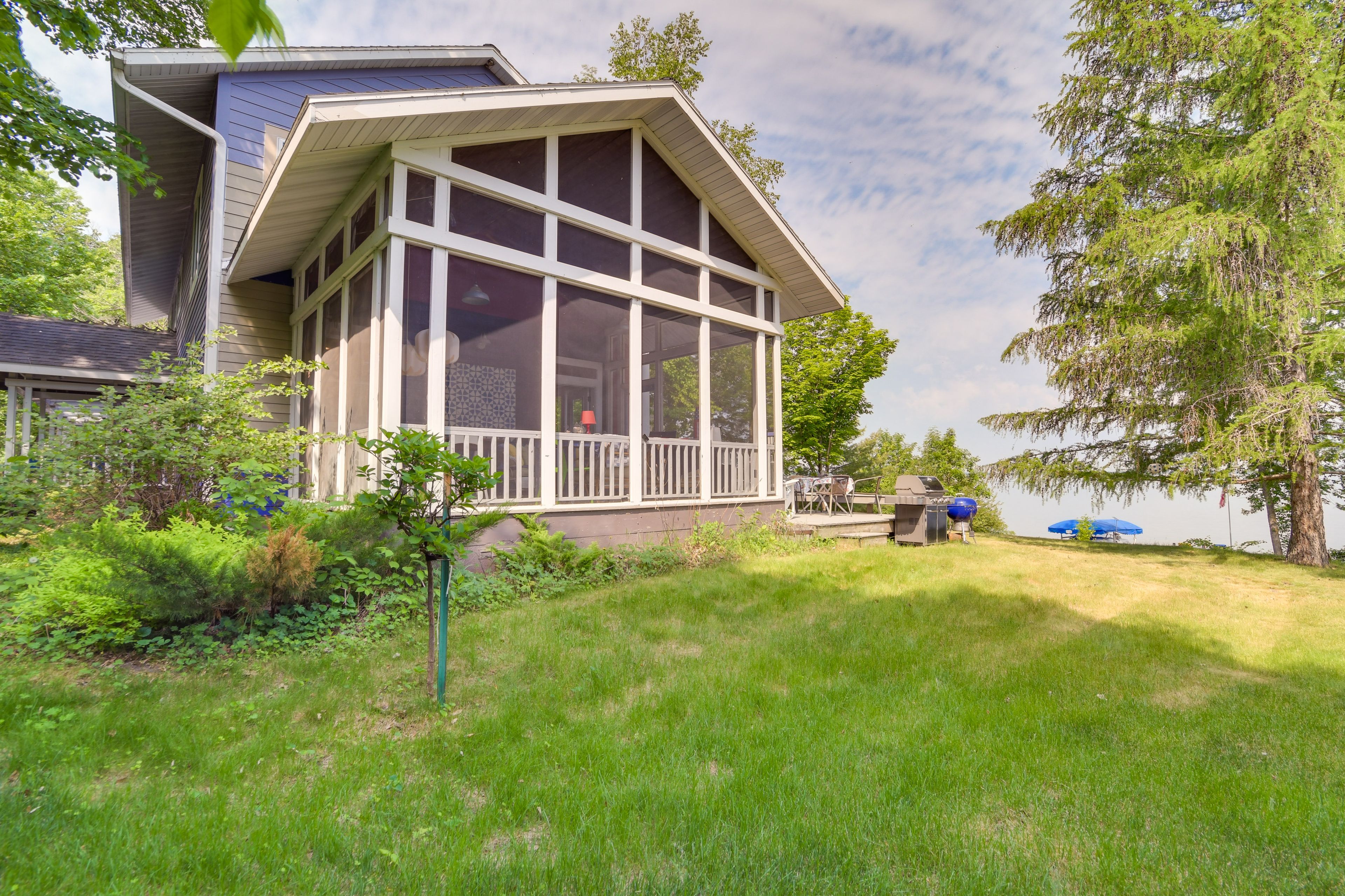 Screened-In Porch