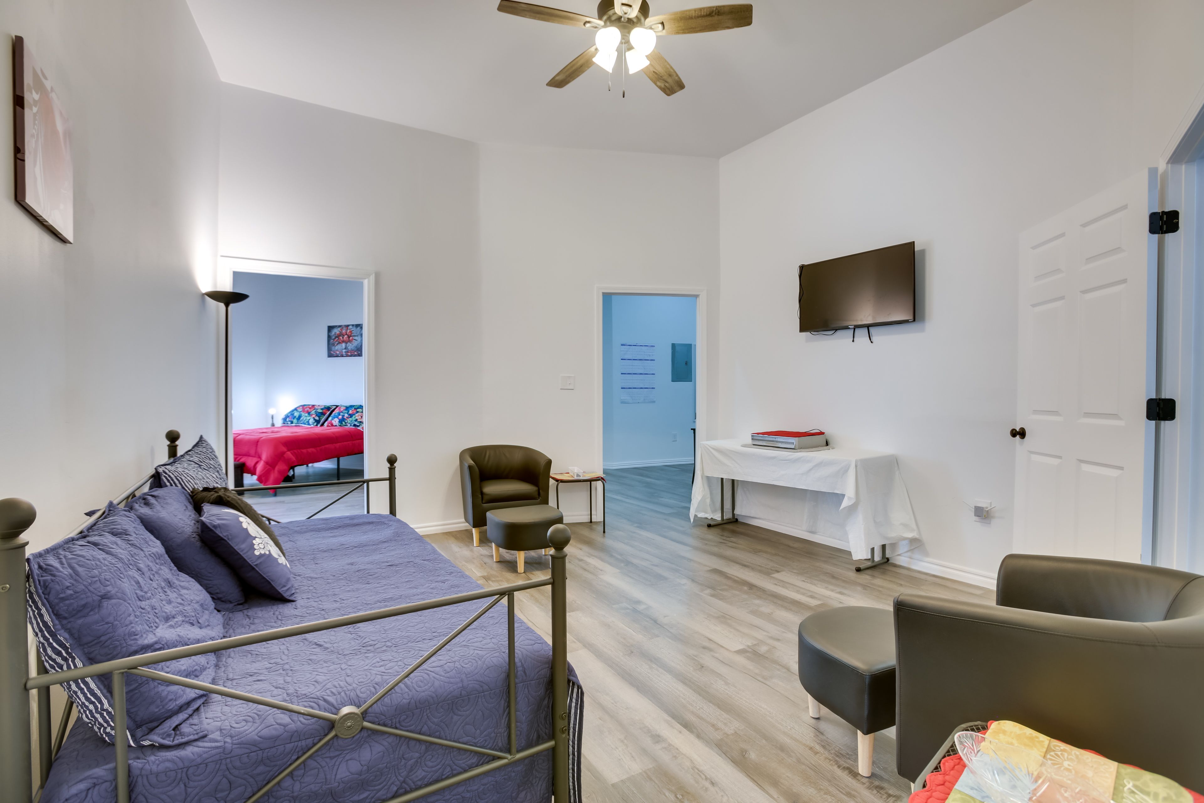 Media Room | Twin Daybed | DVD Player