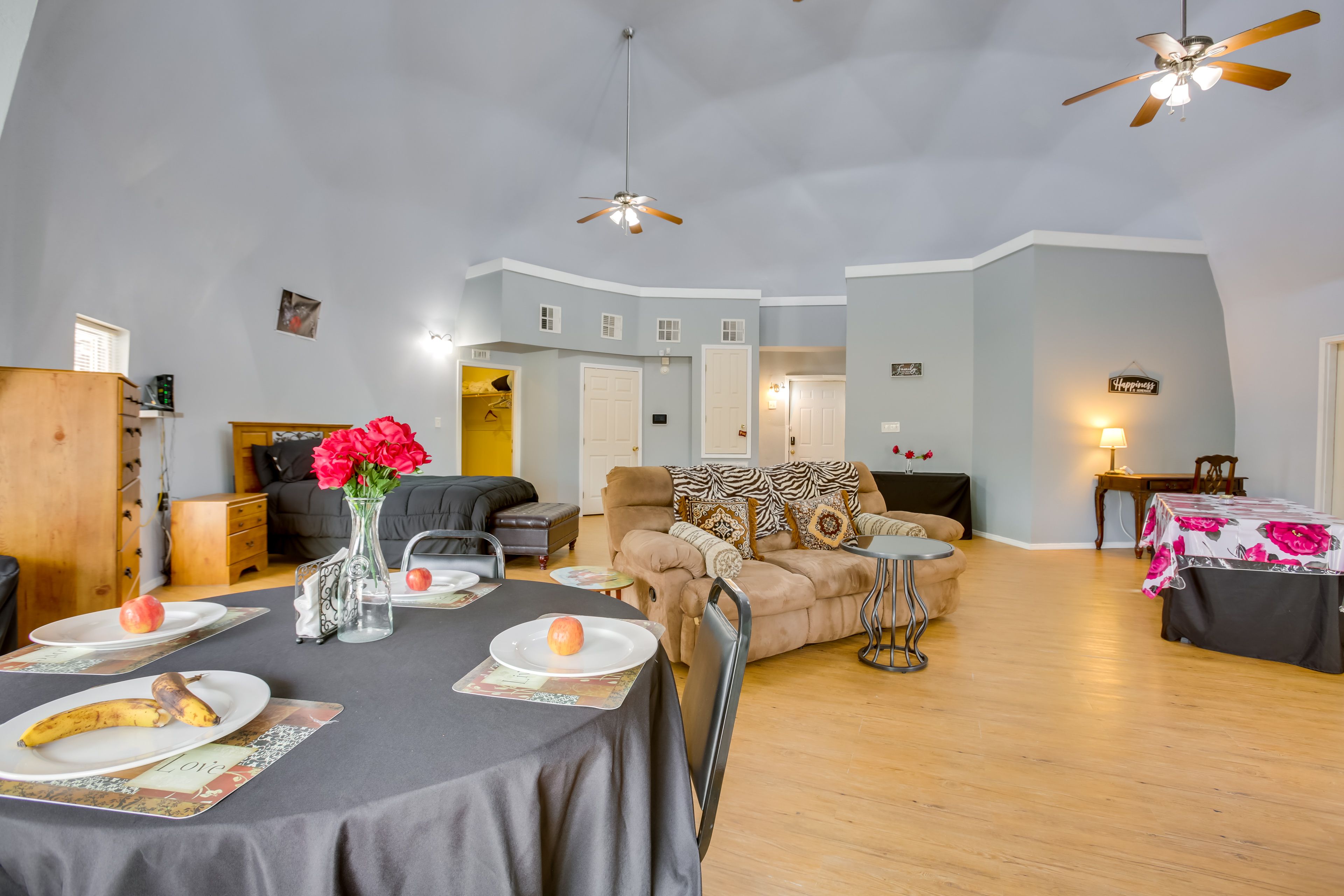 Angie Vacation Rental | Studio | 1BA | 1,000 Sq Ft | Step-Free Access
