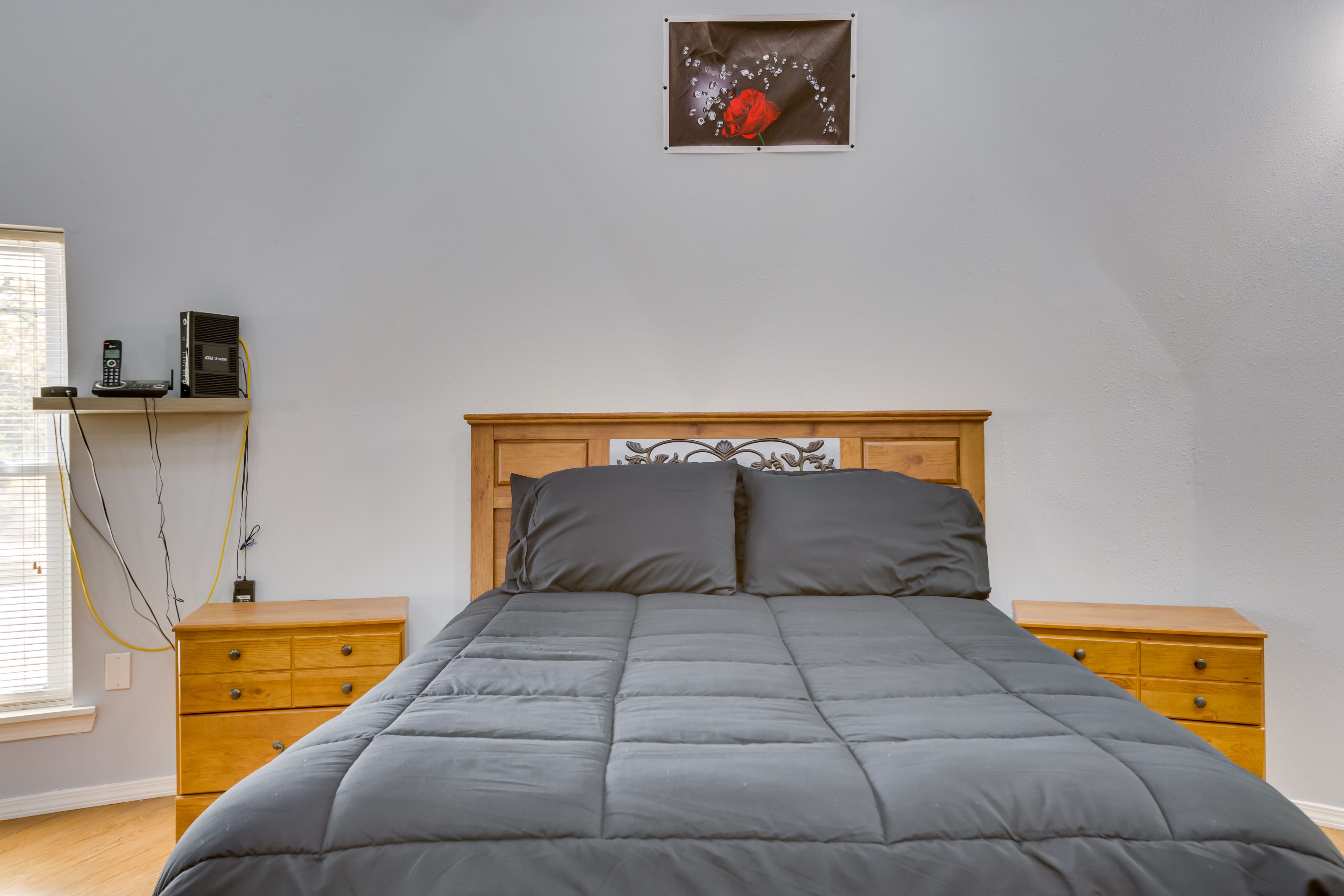 Studio | Full Bed | Linens Provided | Walk-In Closet | Hangers