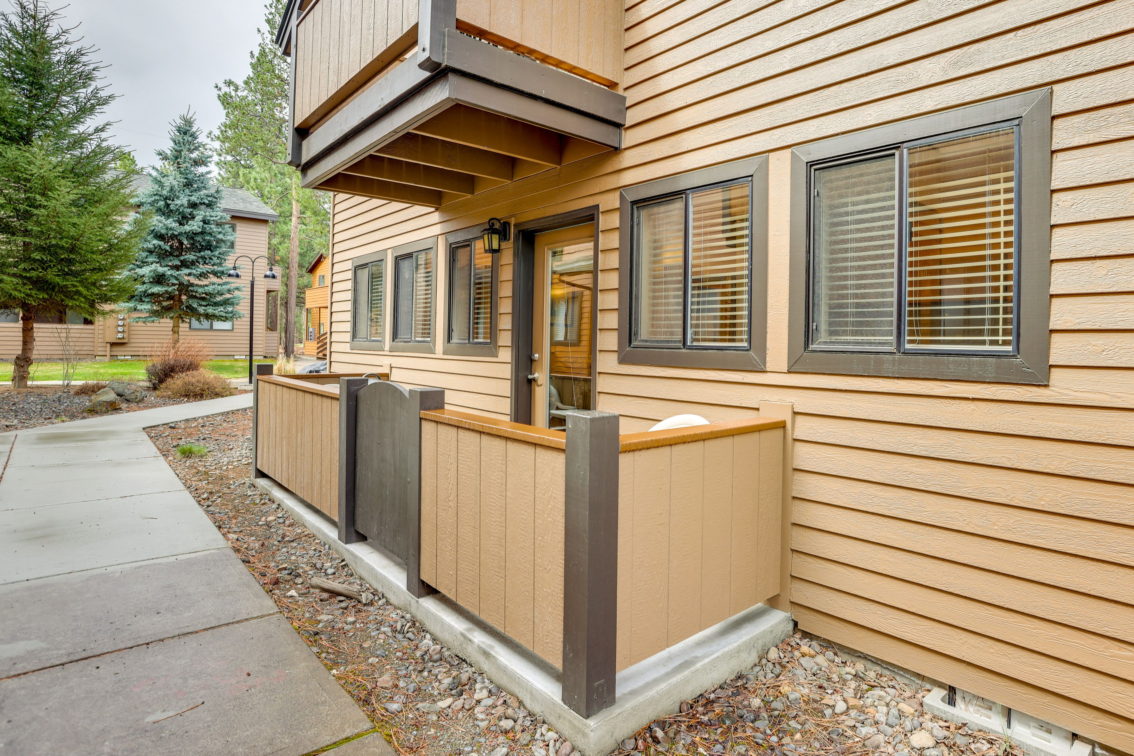 Porch | Outdoor Seating