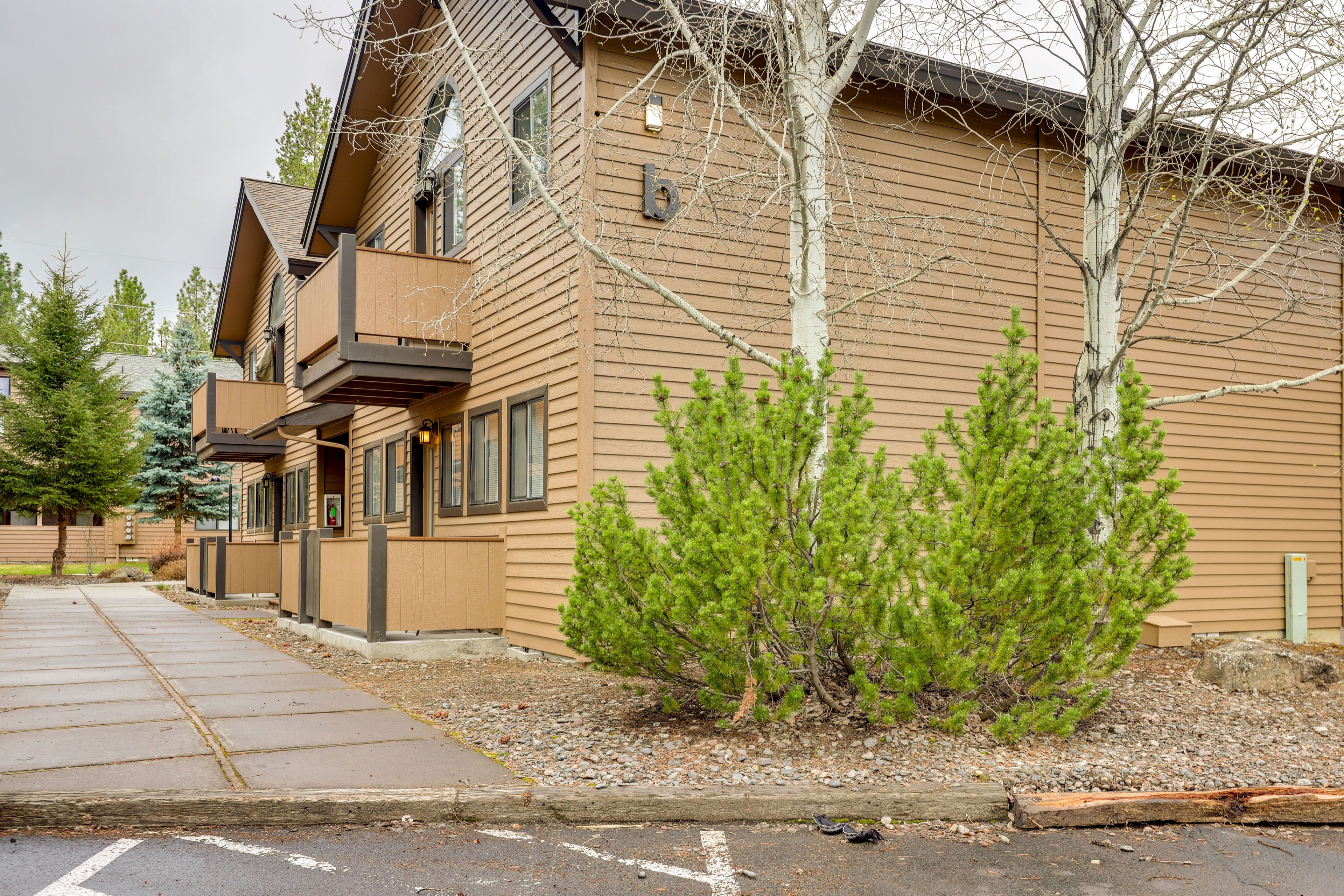 Parking | Community Parking Lot (4 Vehicles)