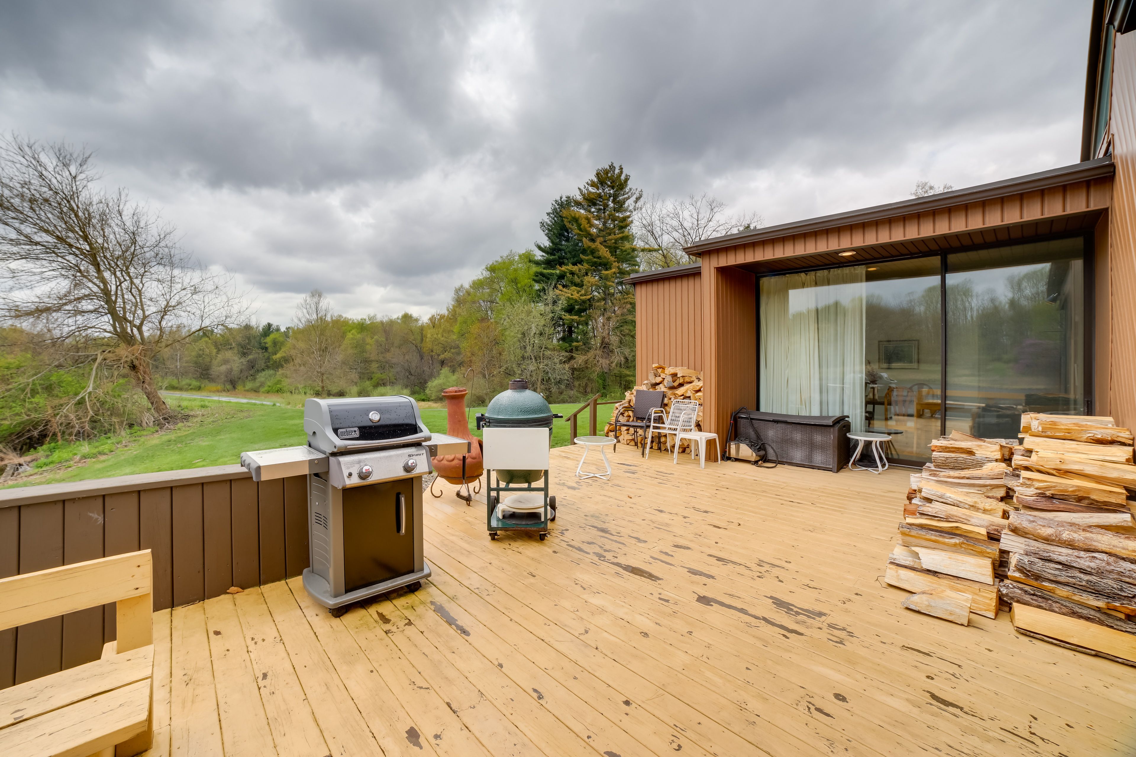 Deck | Gas Grill | Chiminea | Big Green Egg