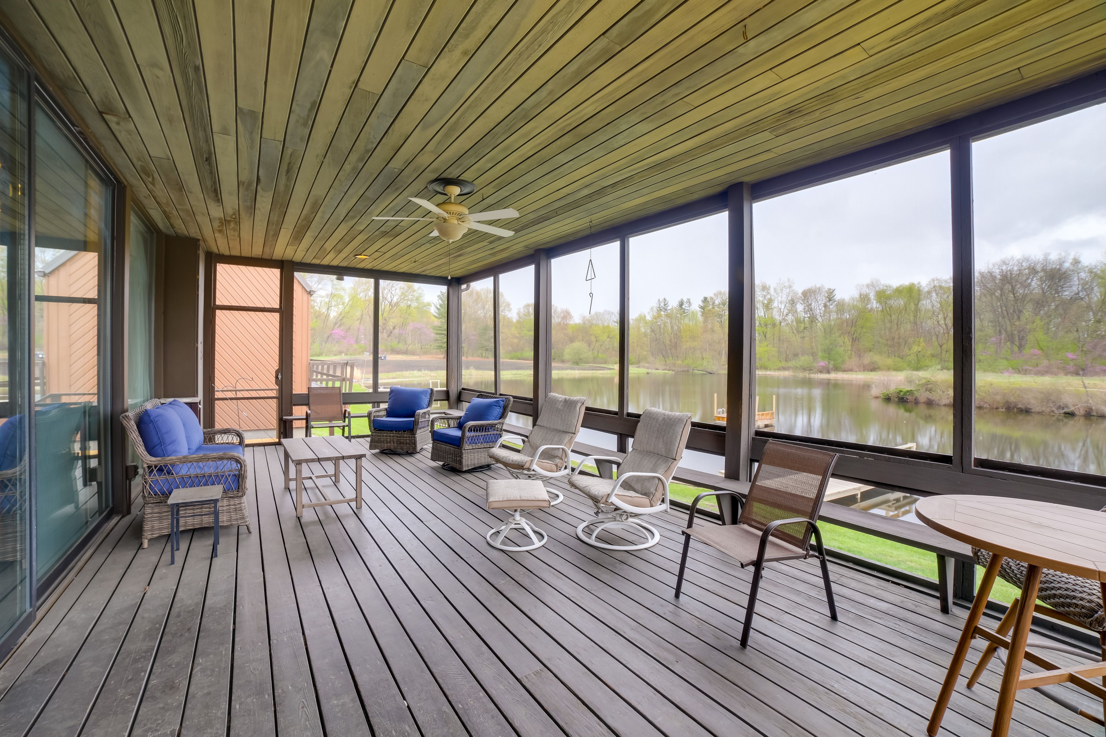 Screened Porch | Lake Views | Ceiling Fans | Furniture