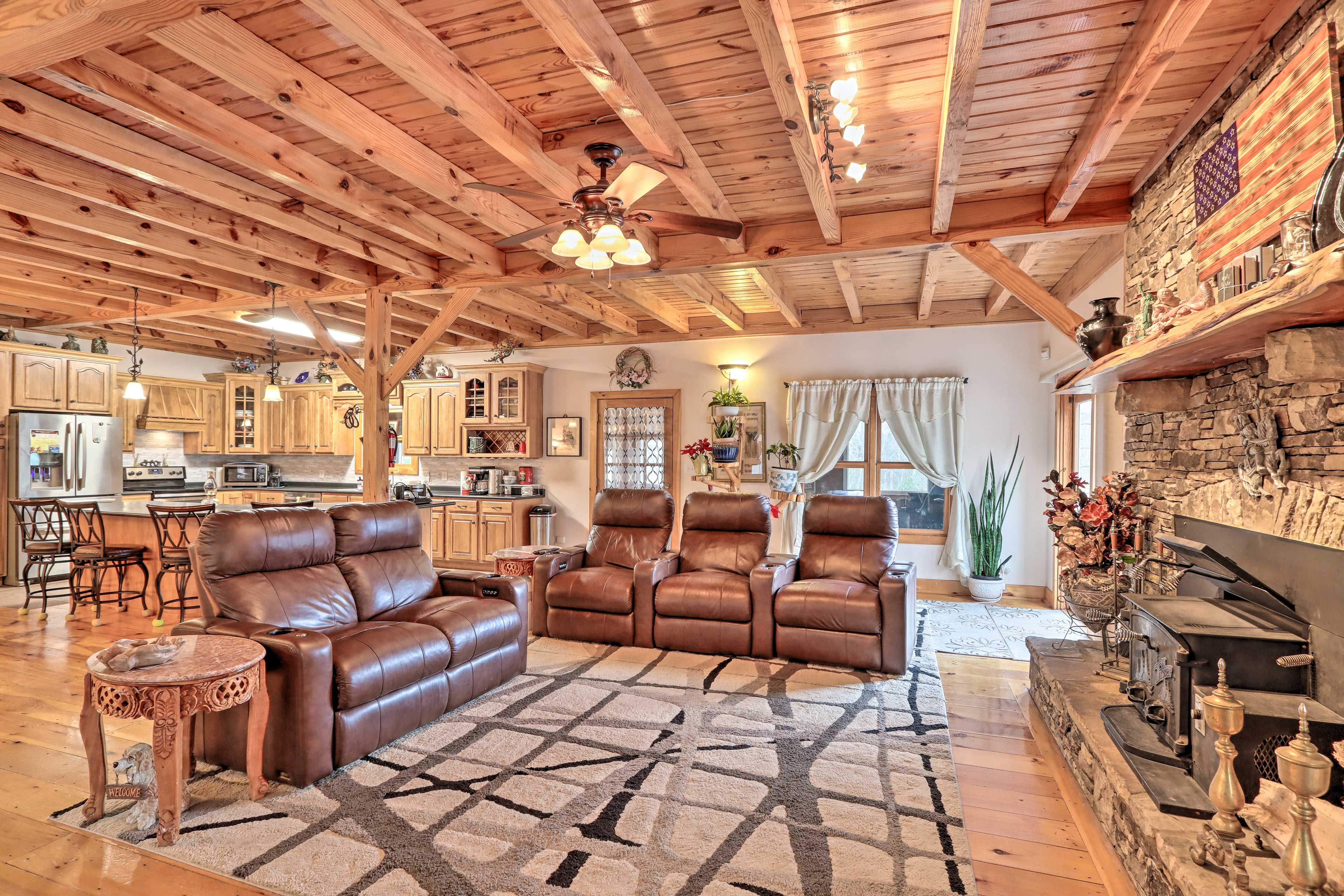 Ocoee Vacation Rental | 3BR | 2BA | 4,000 Sq Ft | Stairs Required for Access