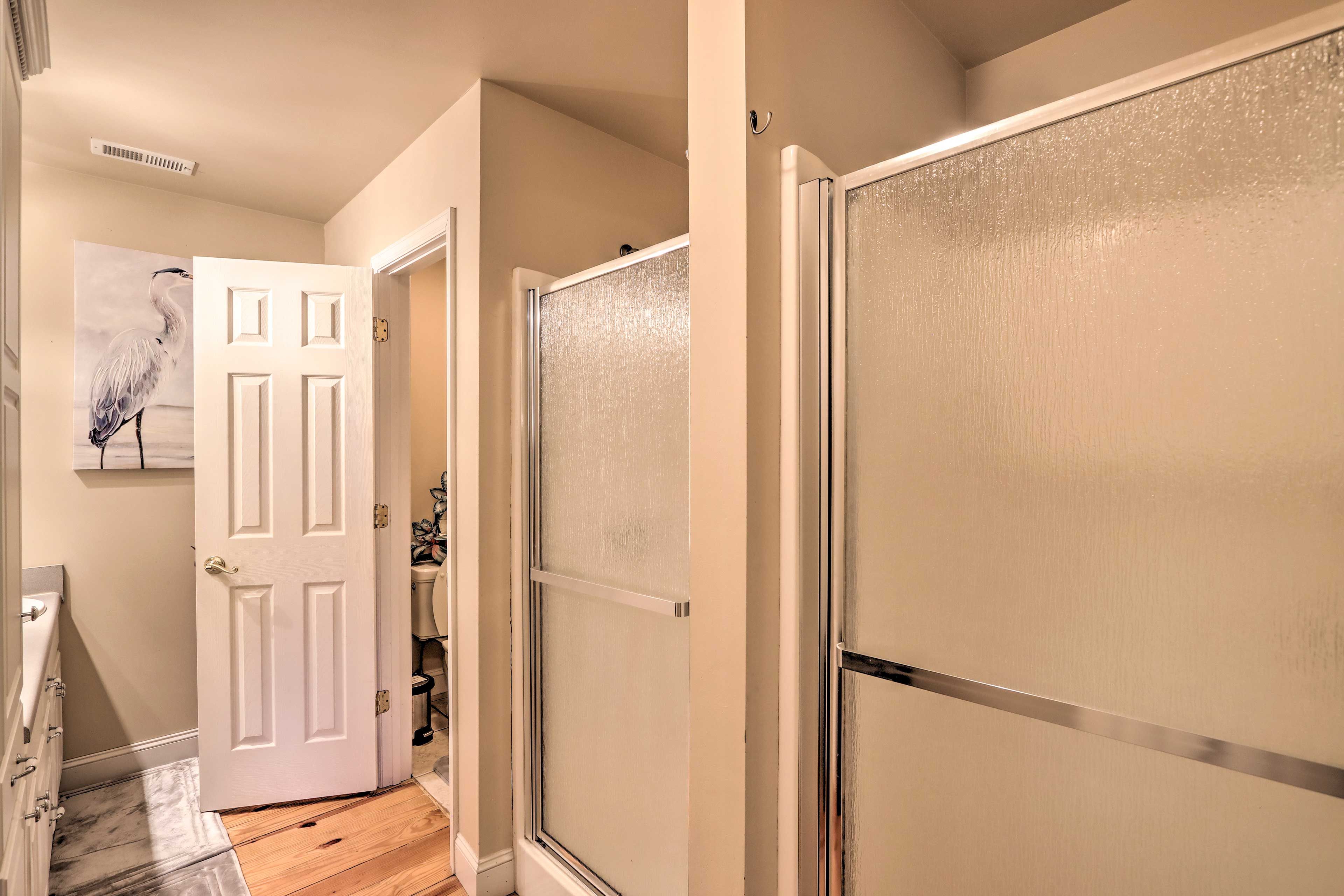 Full Bathroom | 2nd Floor | Hair Dryer