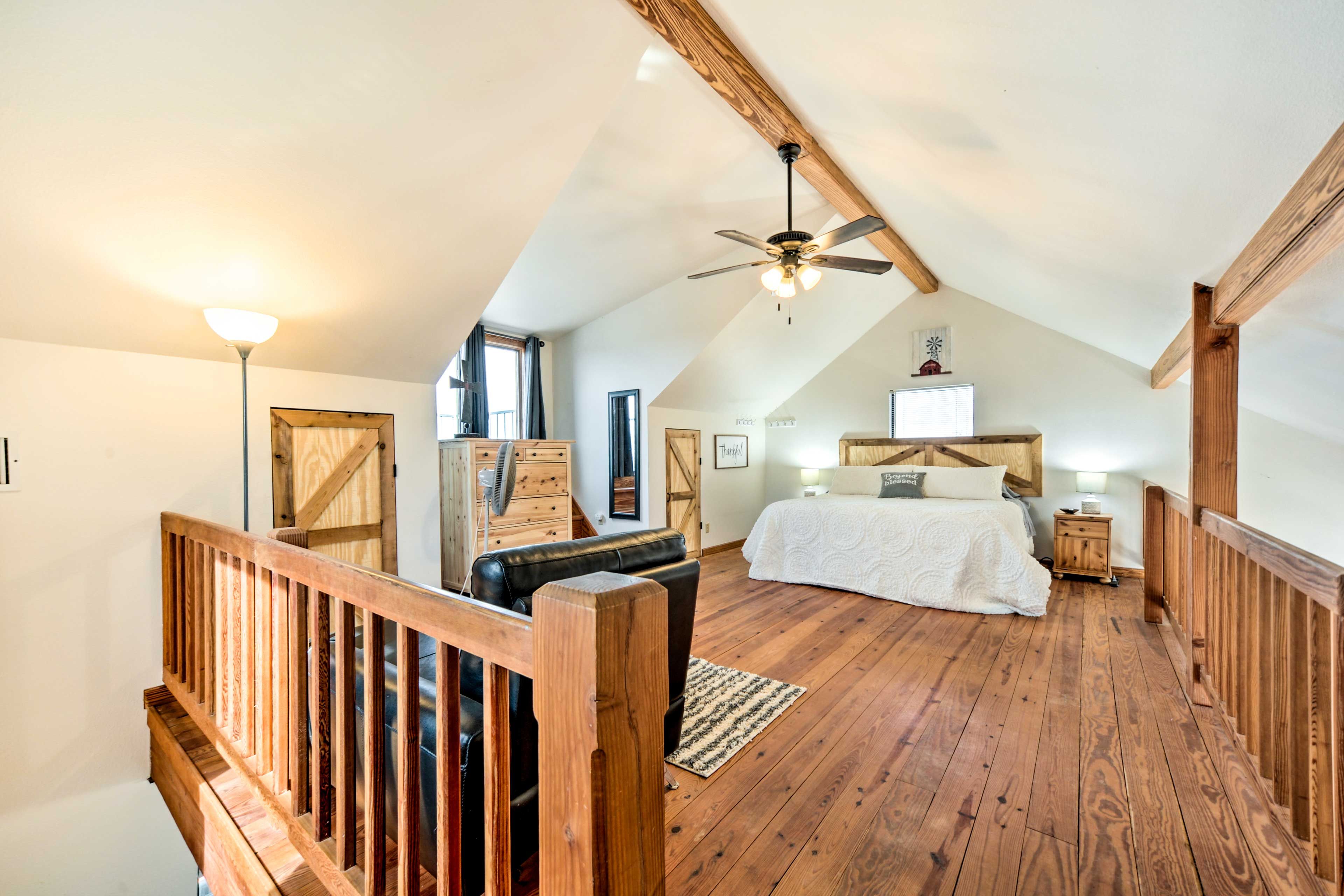 Bedroom (Loft) | King Bed | Queen Air Mattress | Linens Provided