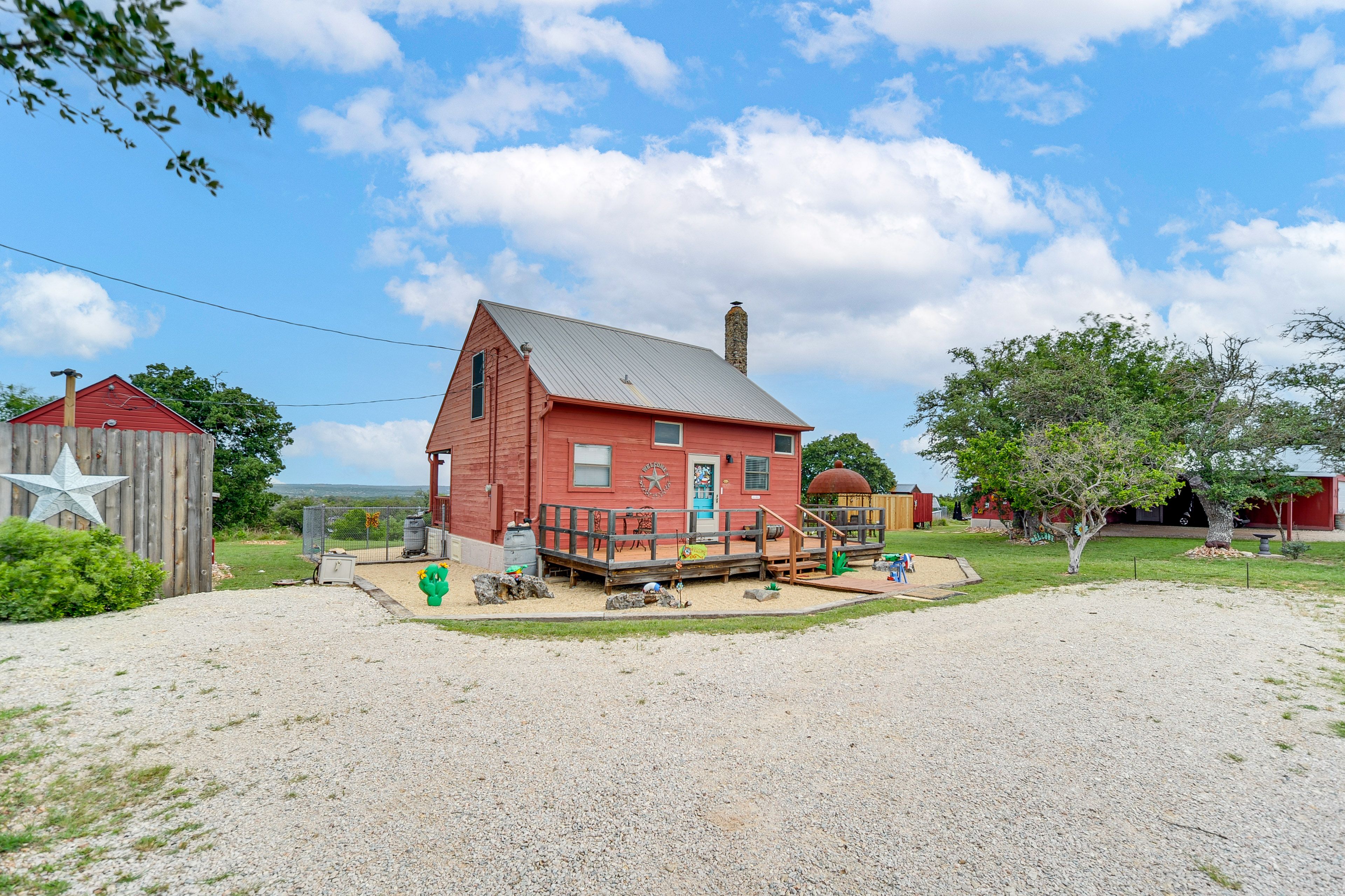 Exterior | Private Acreage | Quiet Country Location