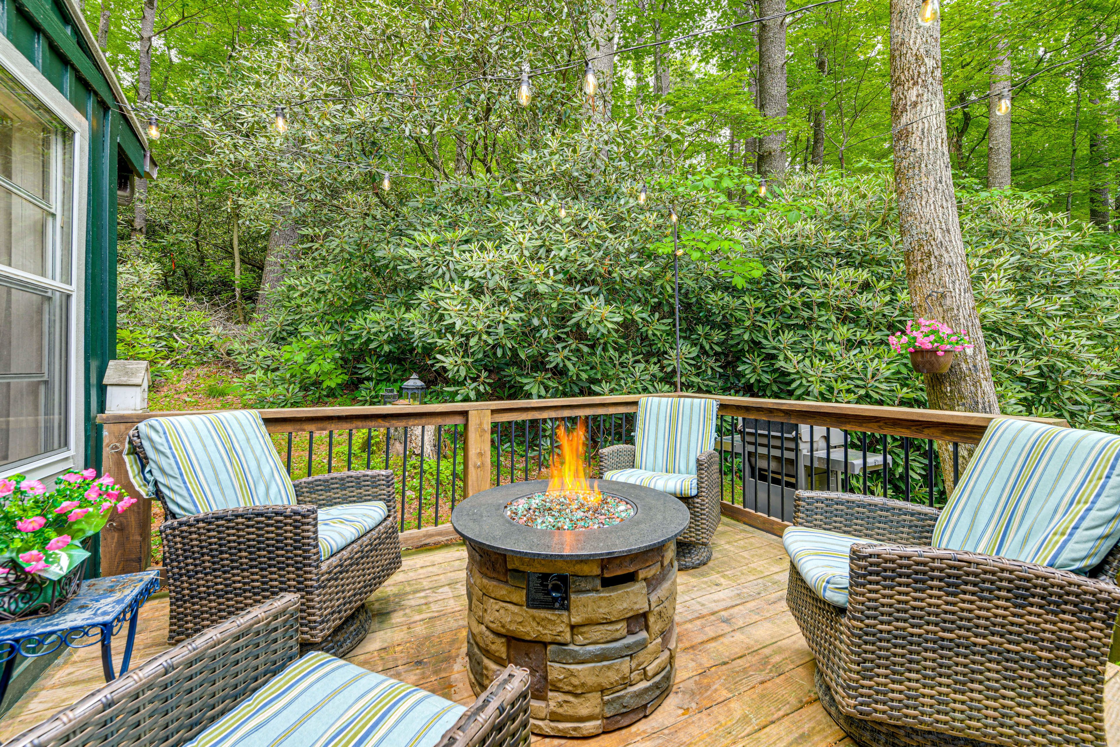 Back Deck | Gas Fire Pit