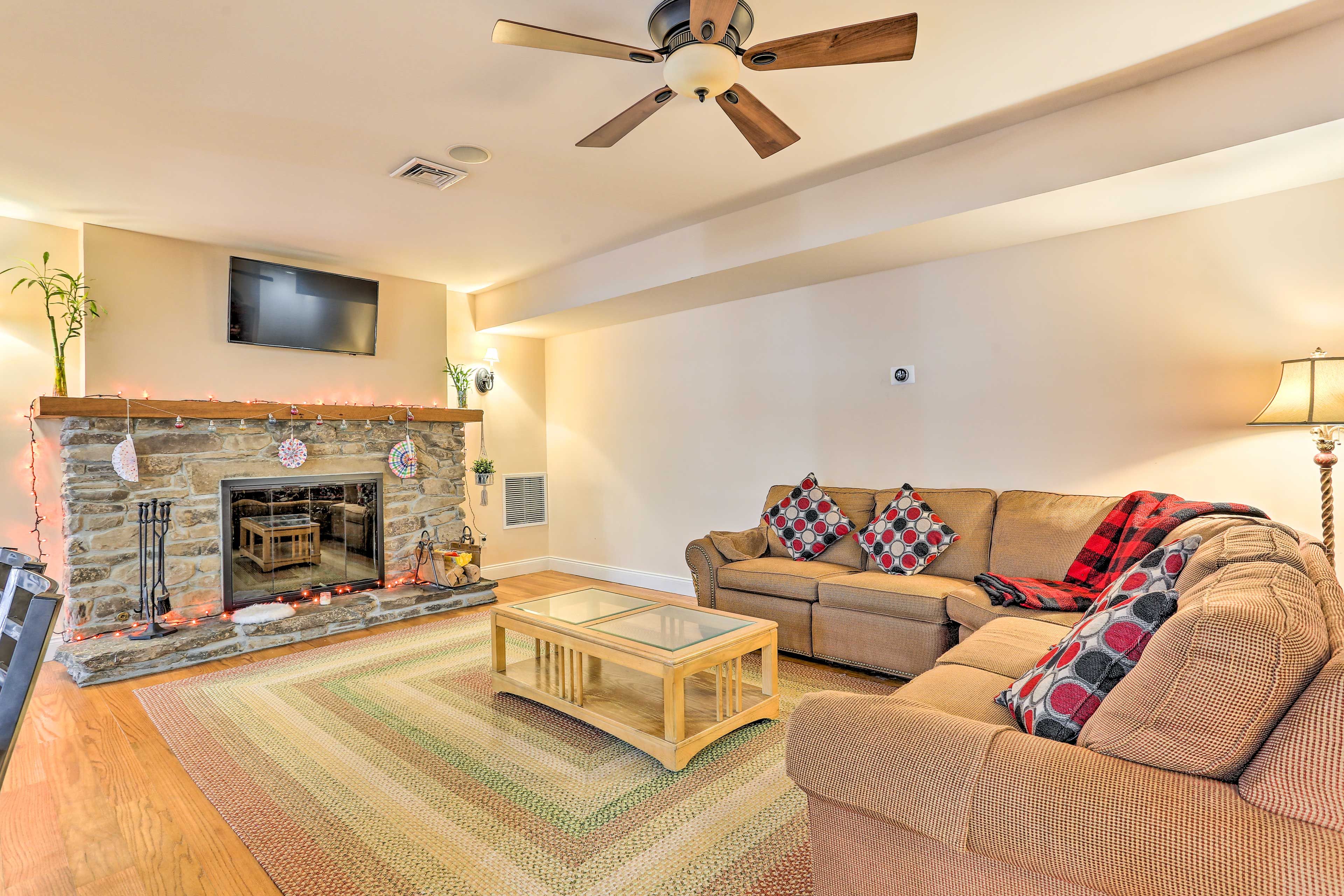 Wanaque Vacation Rental | 2BR | 1BA | 1,200 Sq Ft | Stairs Required for Access