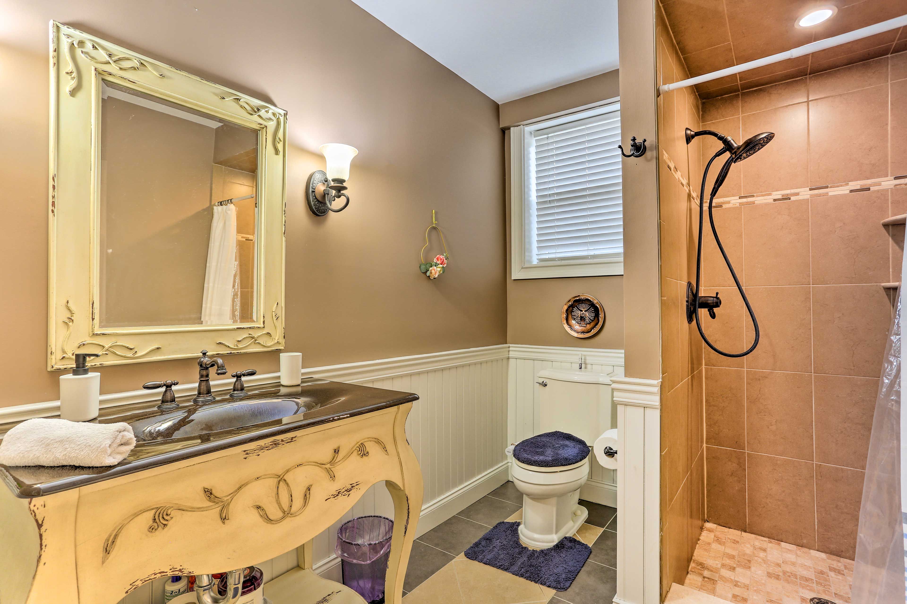 Full Bathroom | Walk-In Shower | Complimentary Toiletries | Towels Provided