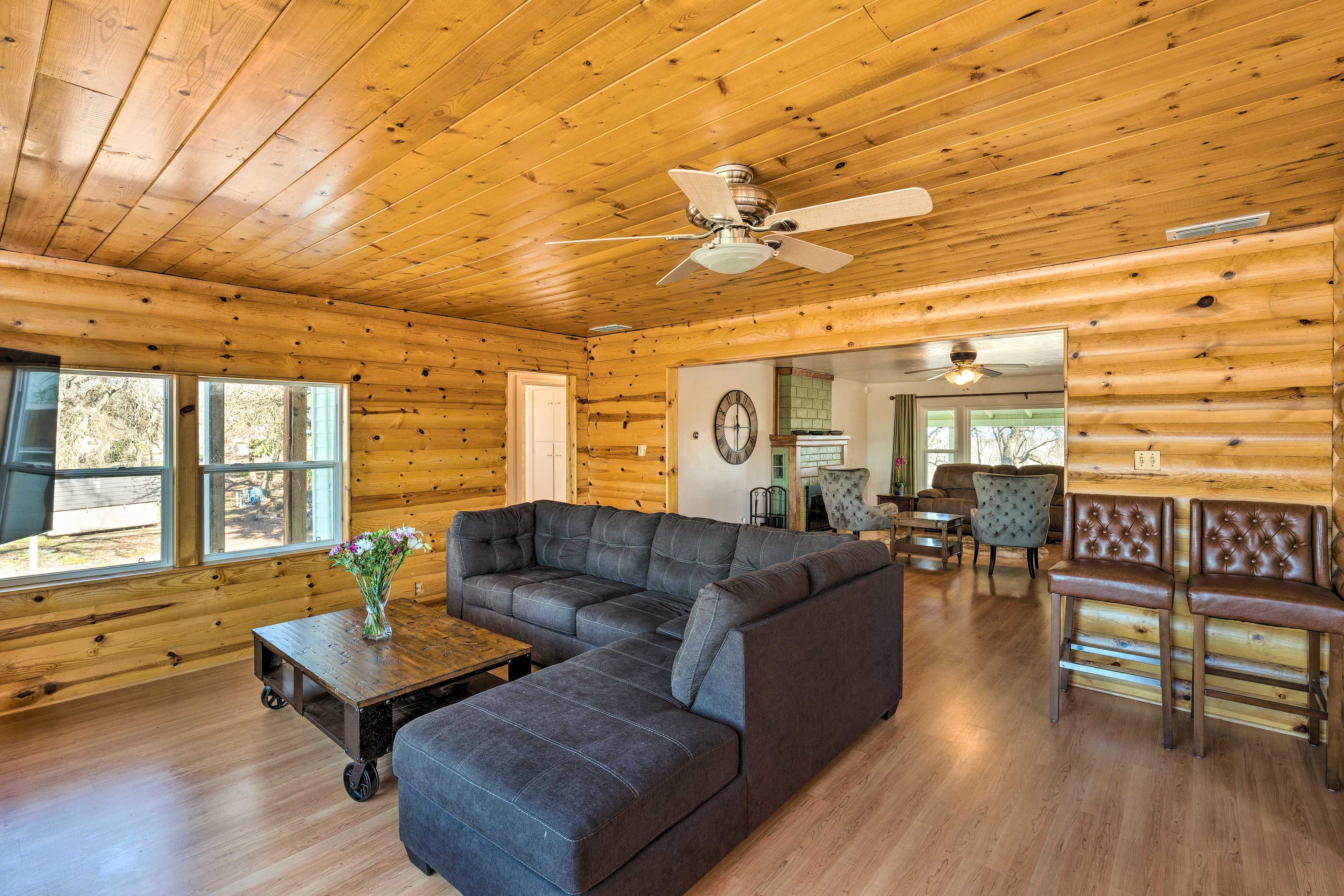 Living Room | Smart TV
