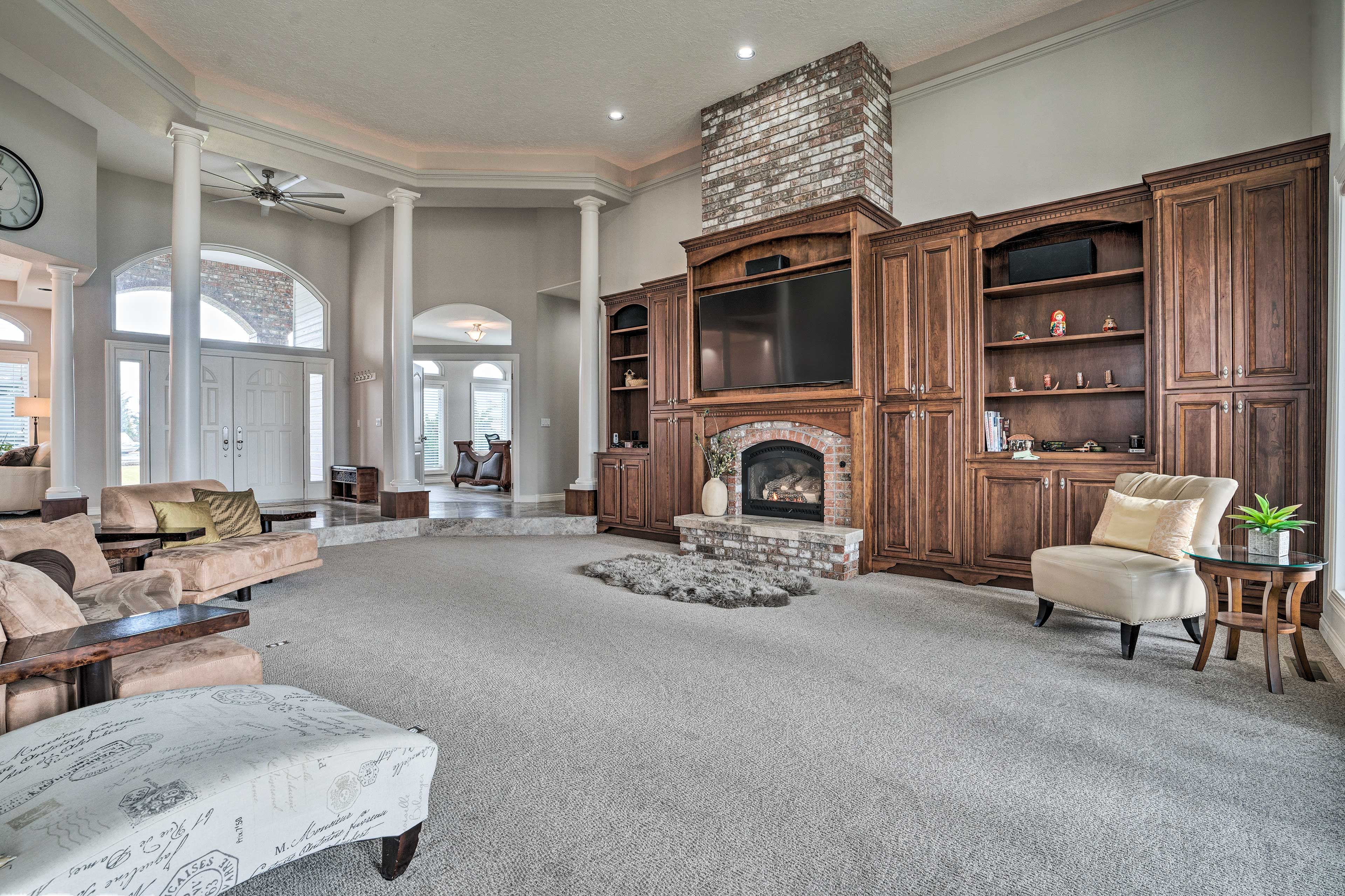 Main Living Room | Smart TV | Central A/C