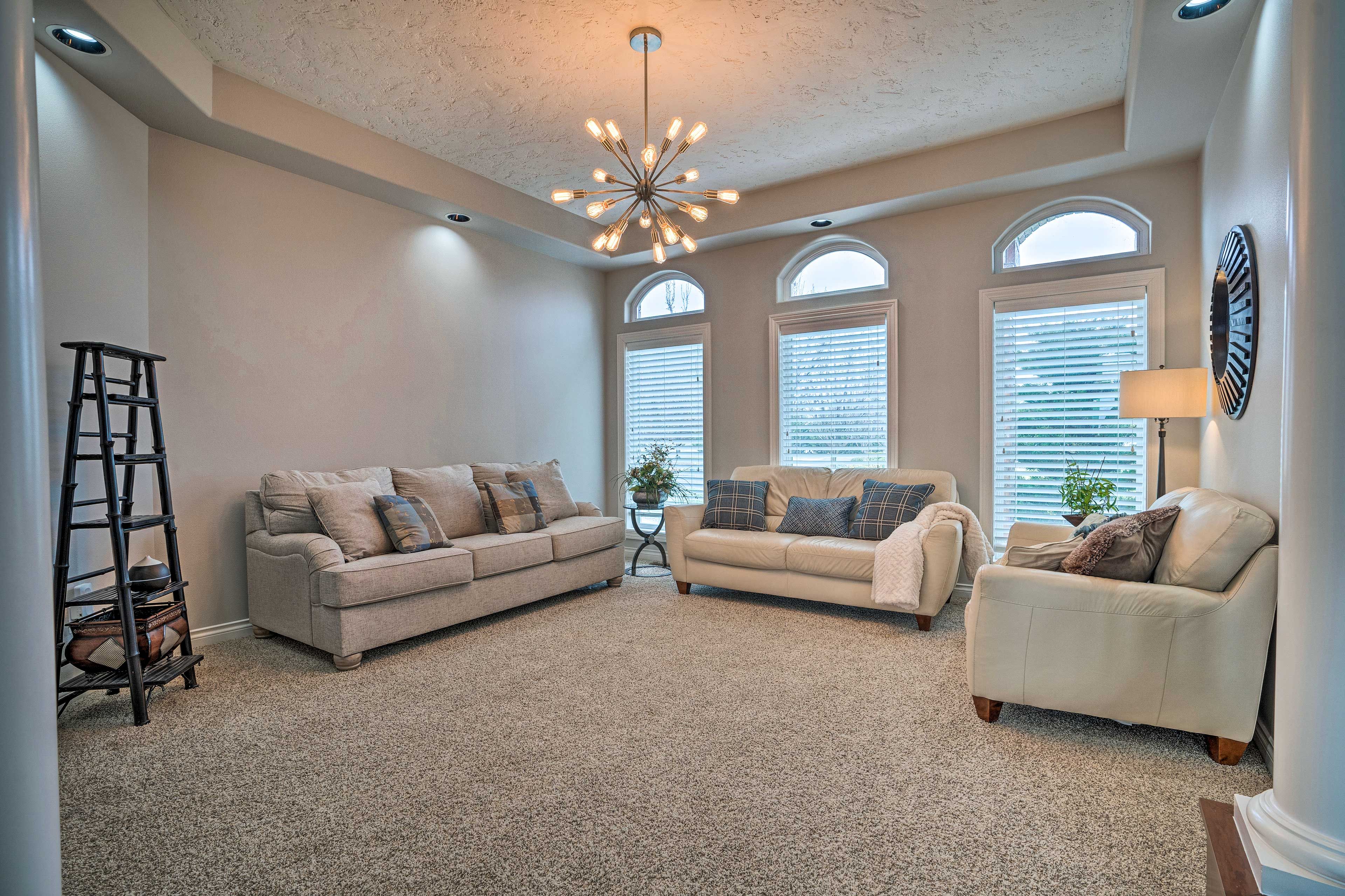 Living Room | Queen Sleeper Sofa