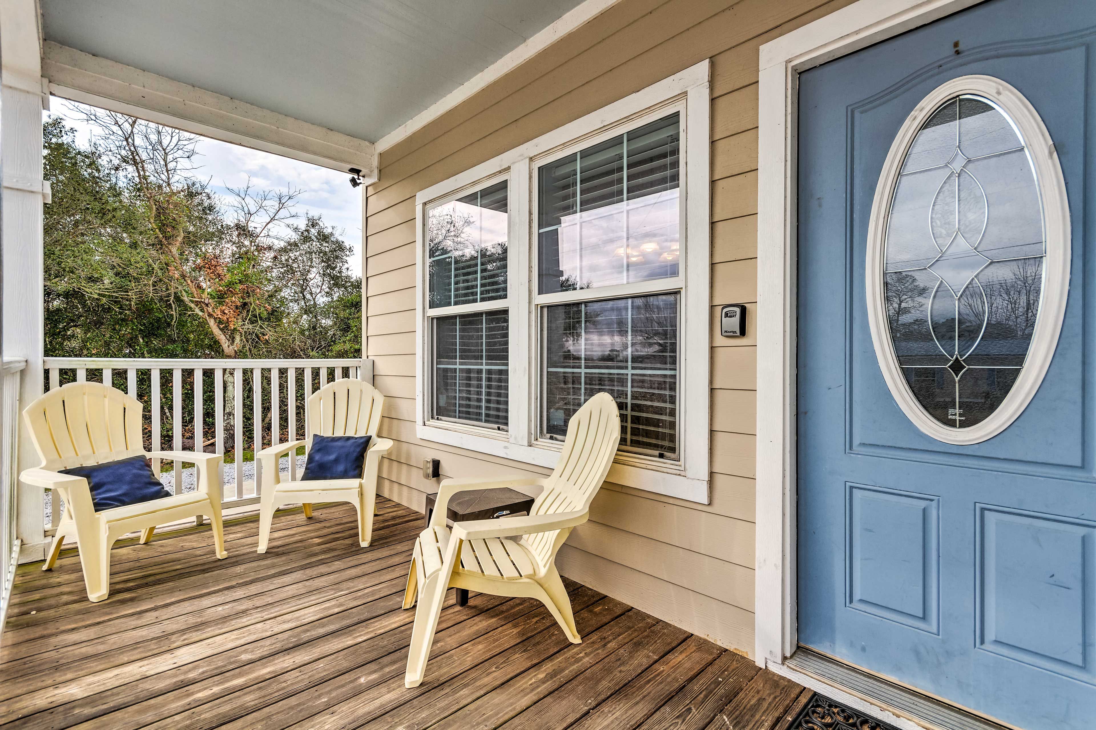 Covered Front Porch | Seating