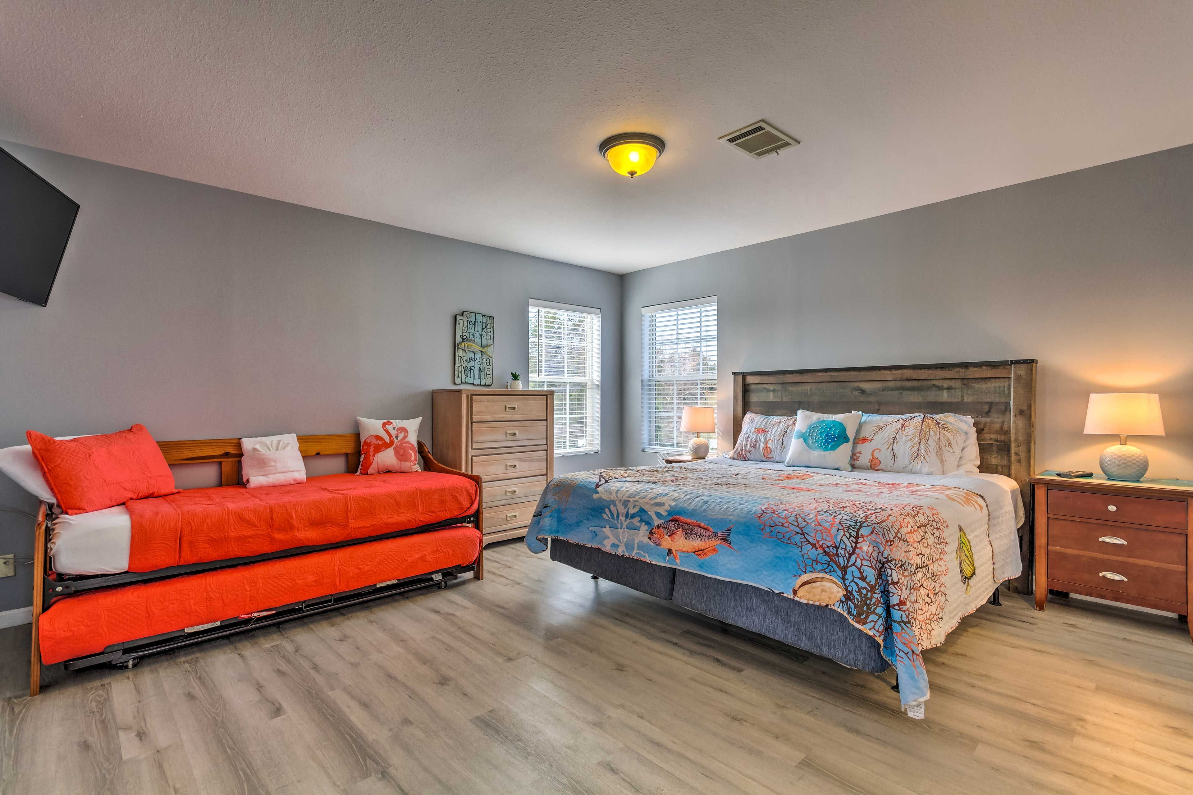 Bedroom 1 | King Bed | Twin Bed w/ Twin Trundle | Smart TV | En-Suite Bathroom