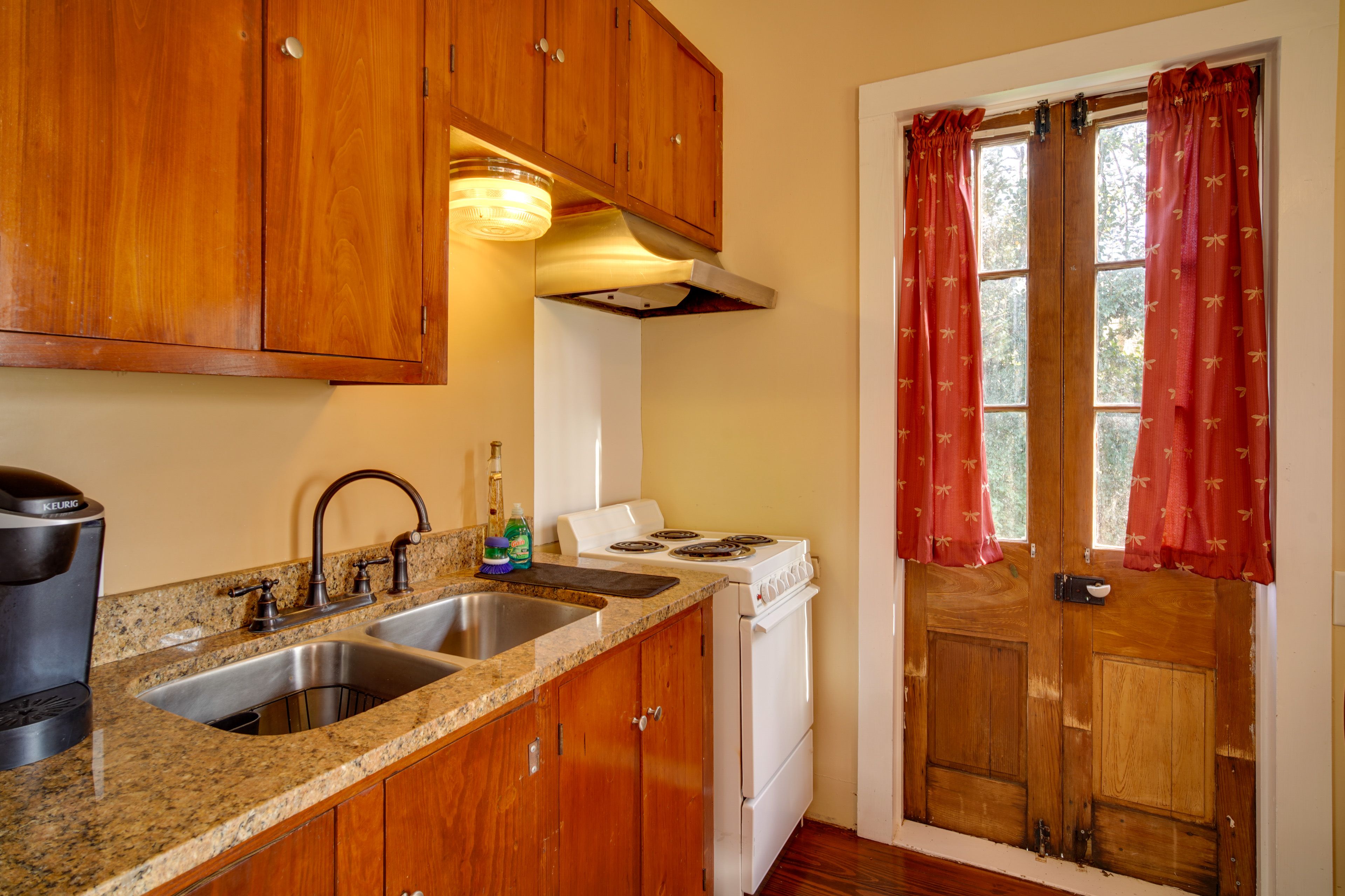 Kitchen | Cooking Basics | Dishware & Flatware | Toaster Oven