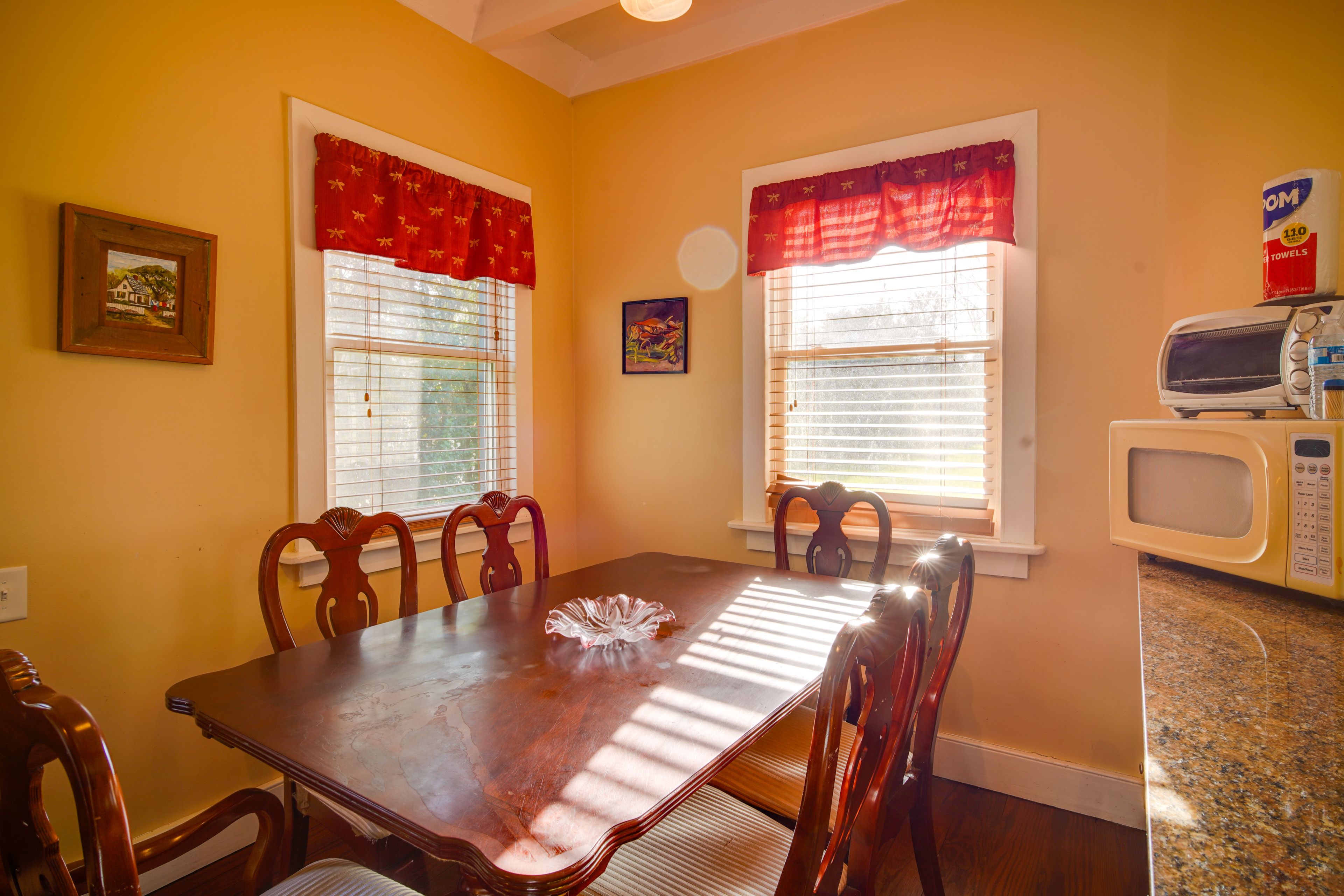 Dining Room | Dishware & Flatware Provided