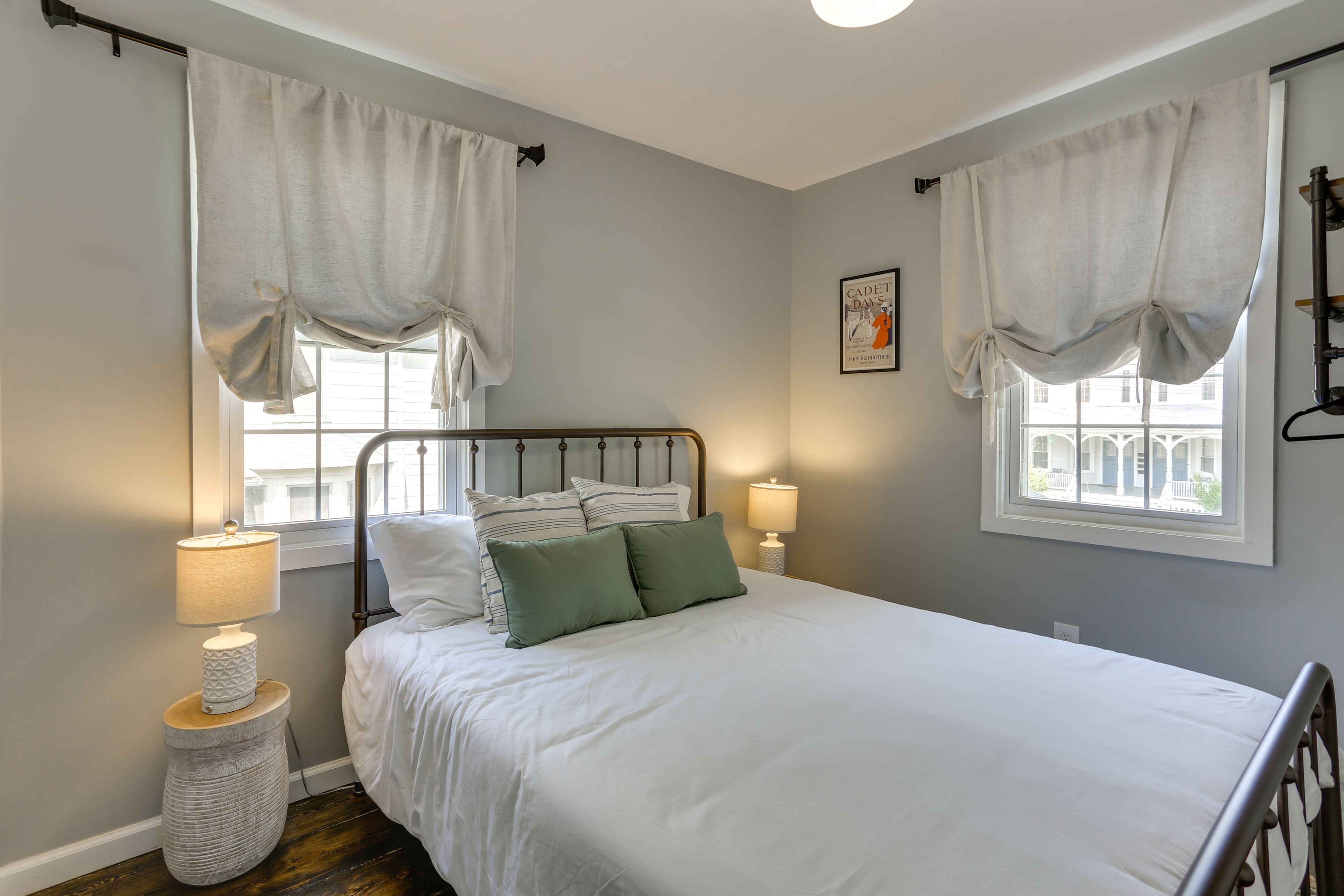 Bedroom 2 | Queen Bed