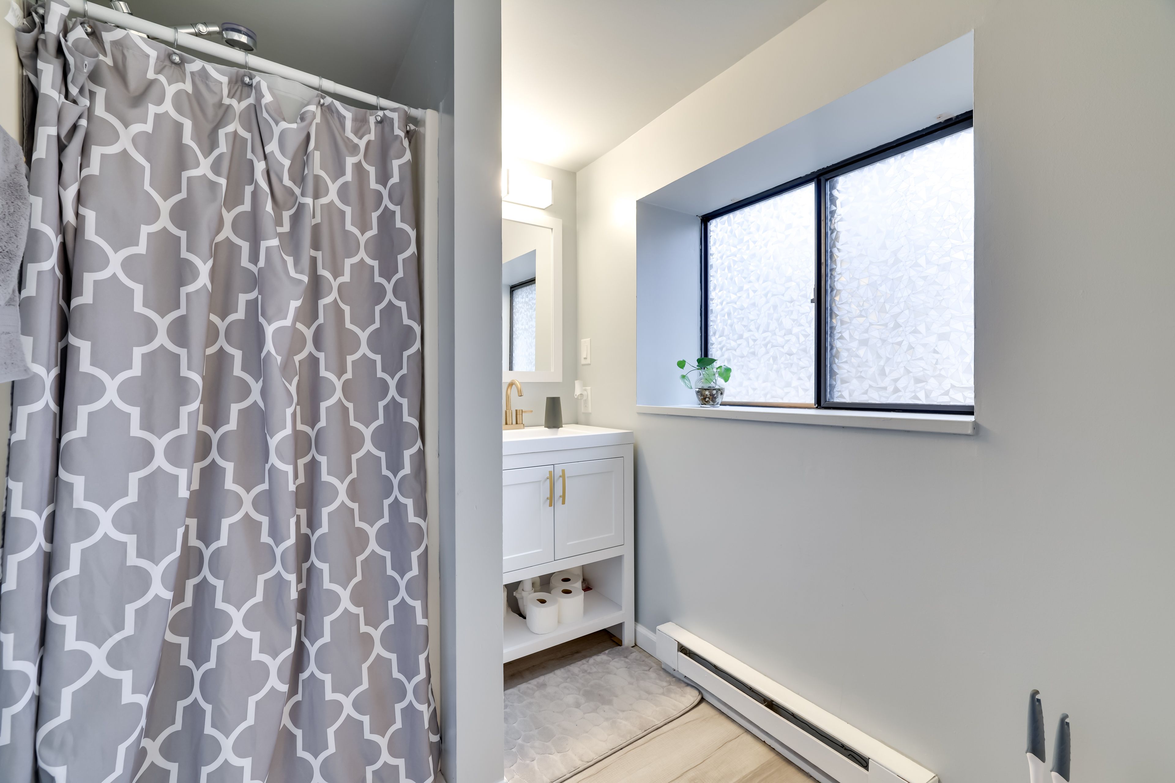 Full Bathroom | Hair Dryer