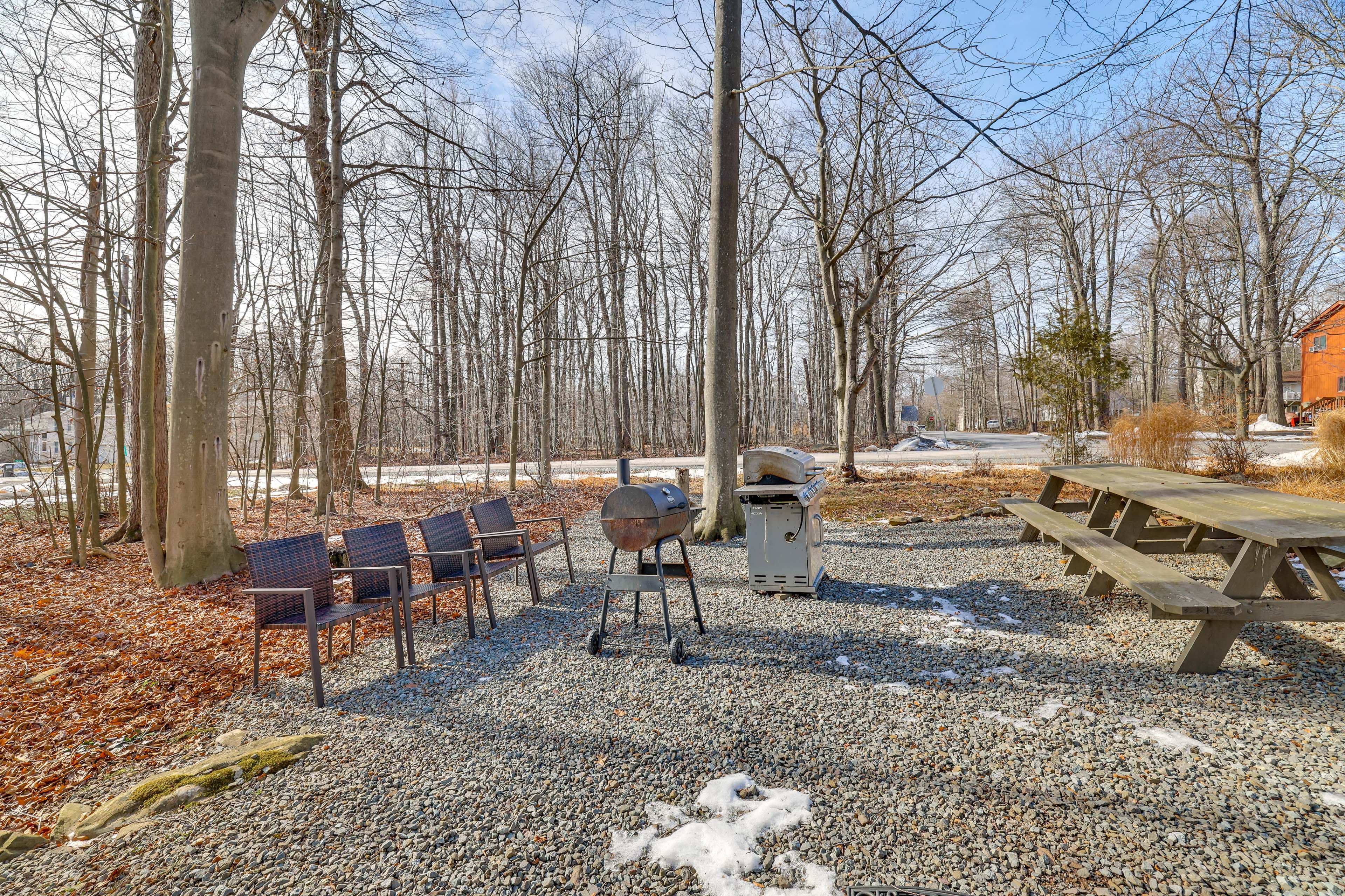 Outdoor Space | Gas & Charcoal Grills