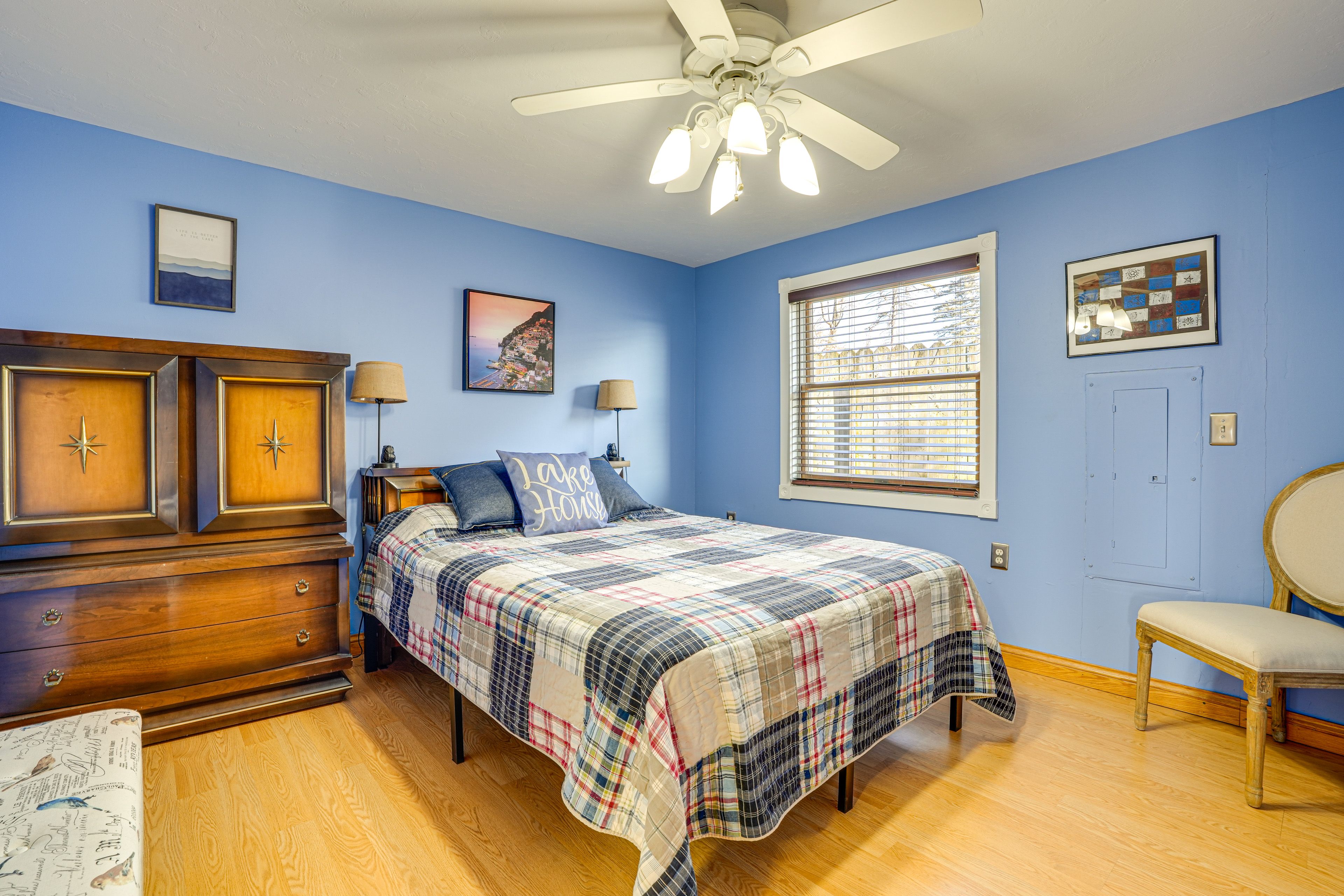 Bedroom 1 | 1st Floor | Queen Bed
