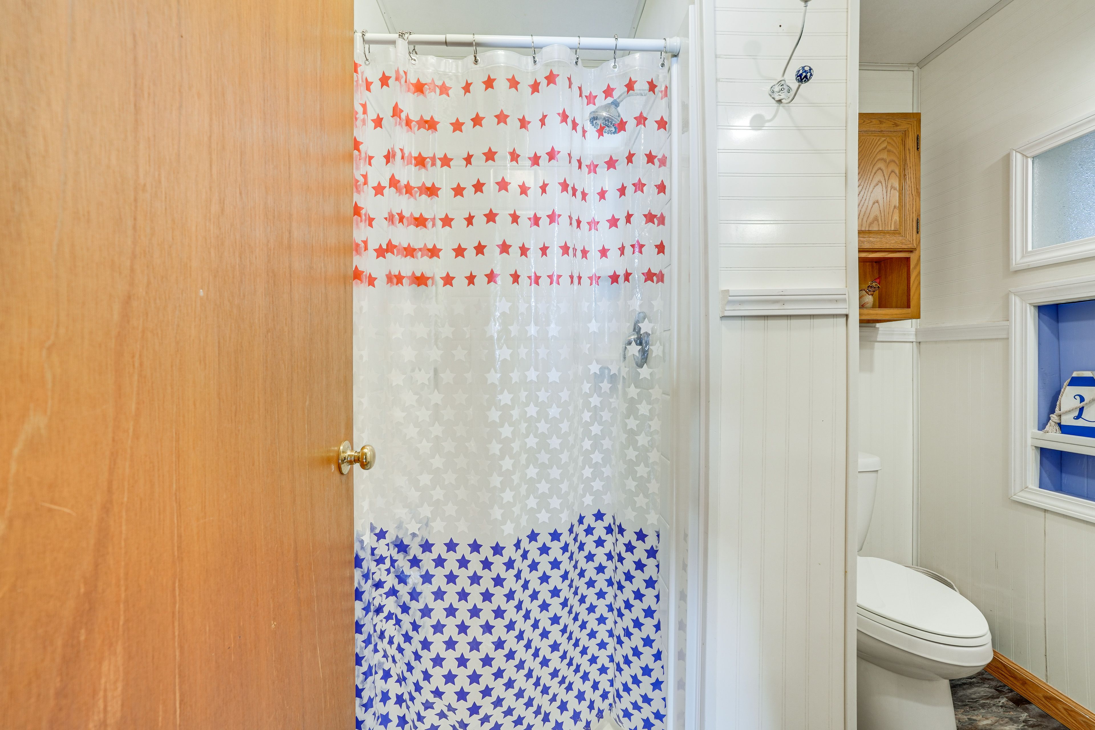 Full Bathroom | 1st Floor