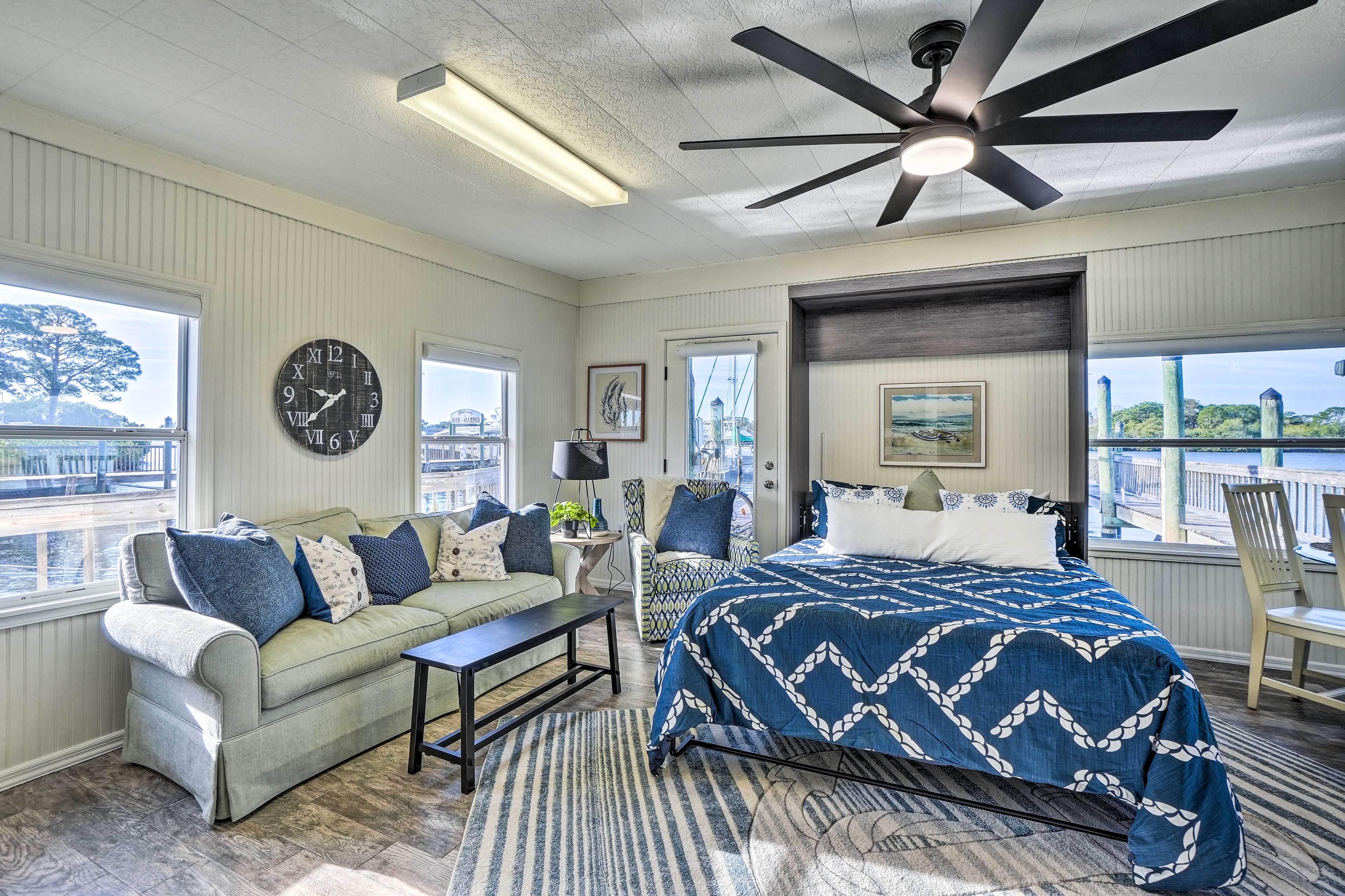 Studio | Smart TV | Linens & Towels