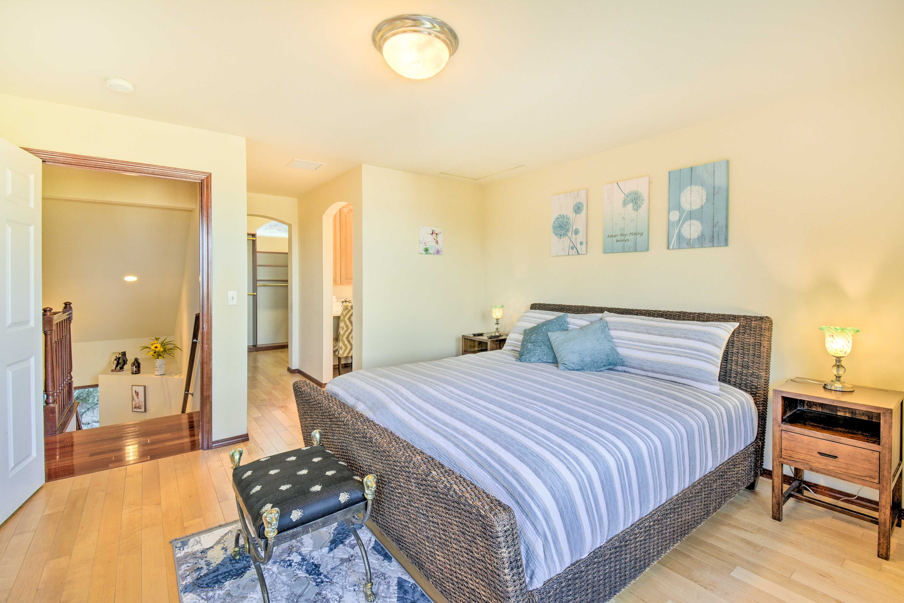 Bedroom 1 | 2nd Floor | King Bed | Linens Provided | Smart TV