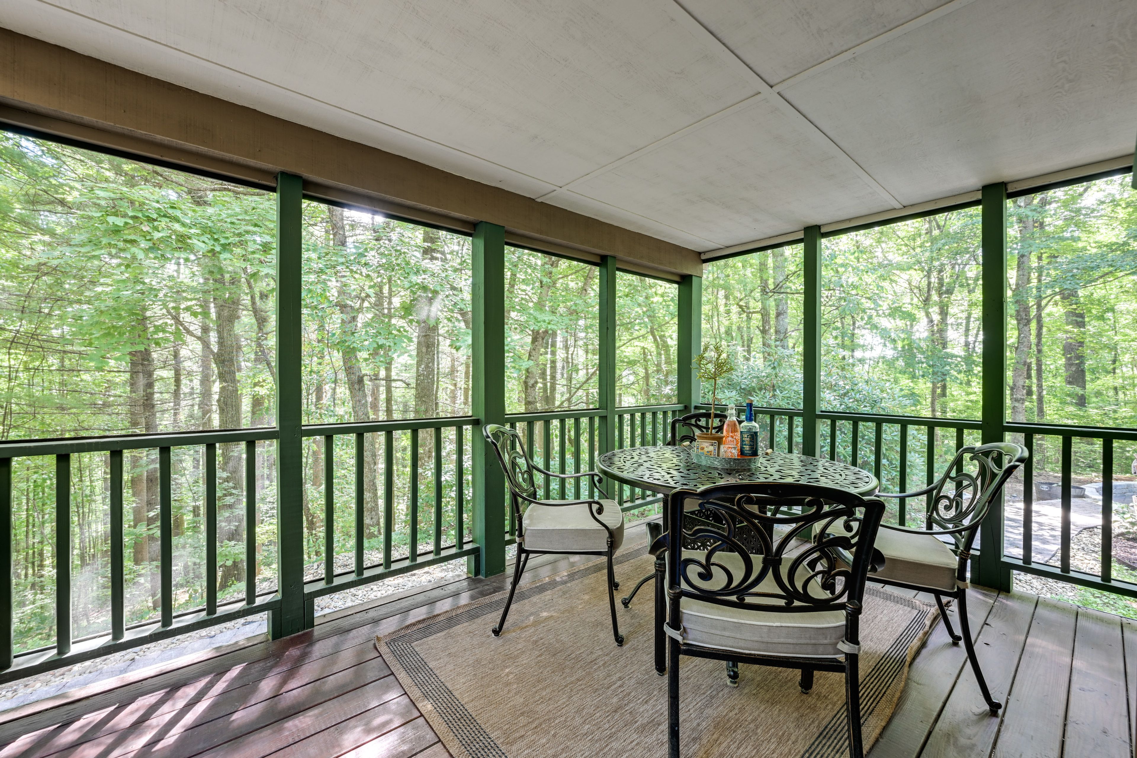 Screened-In Porch