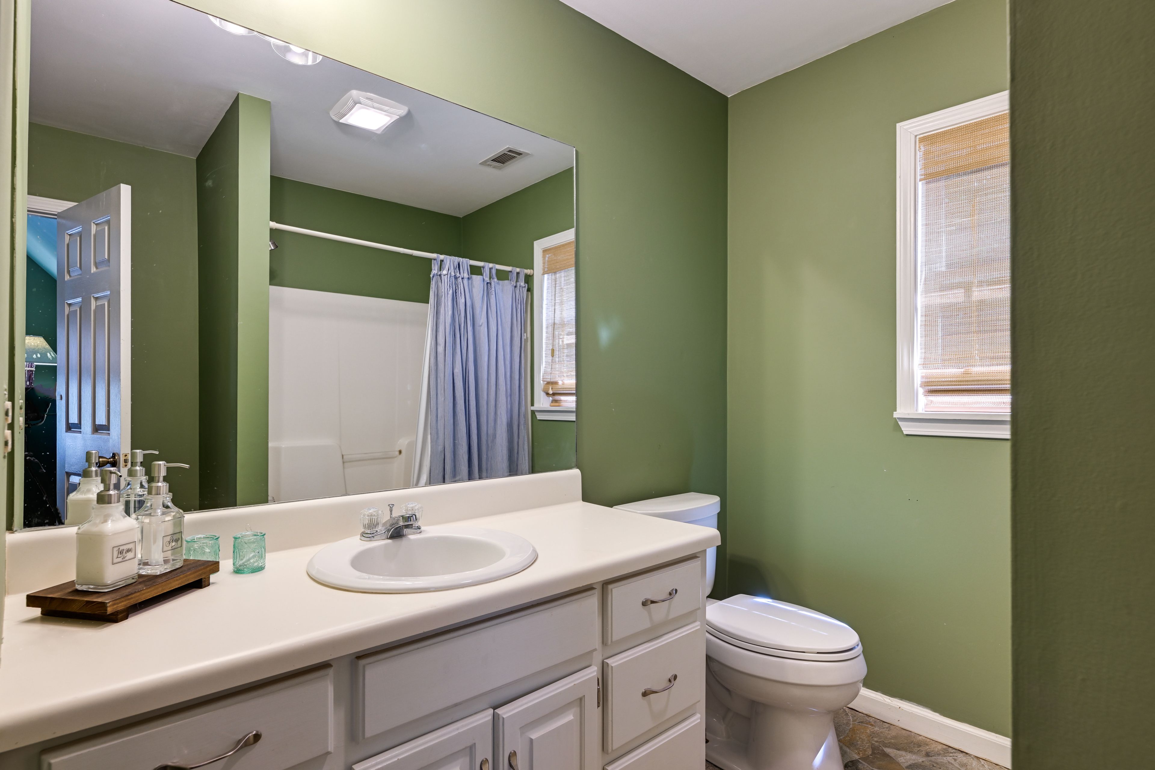 Full Bathroom