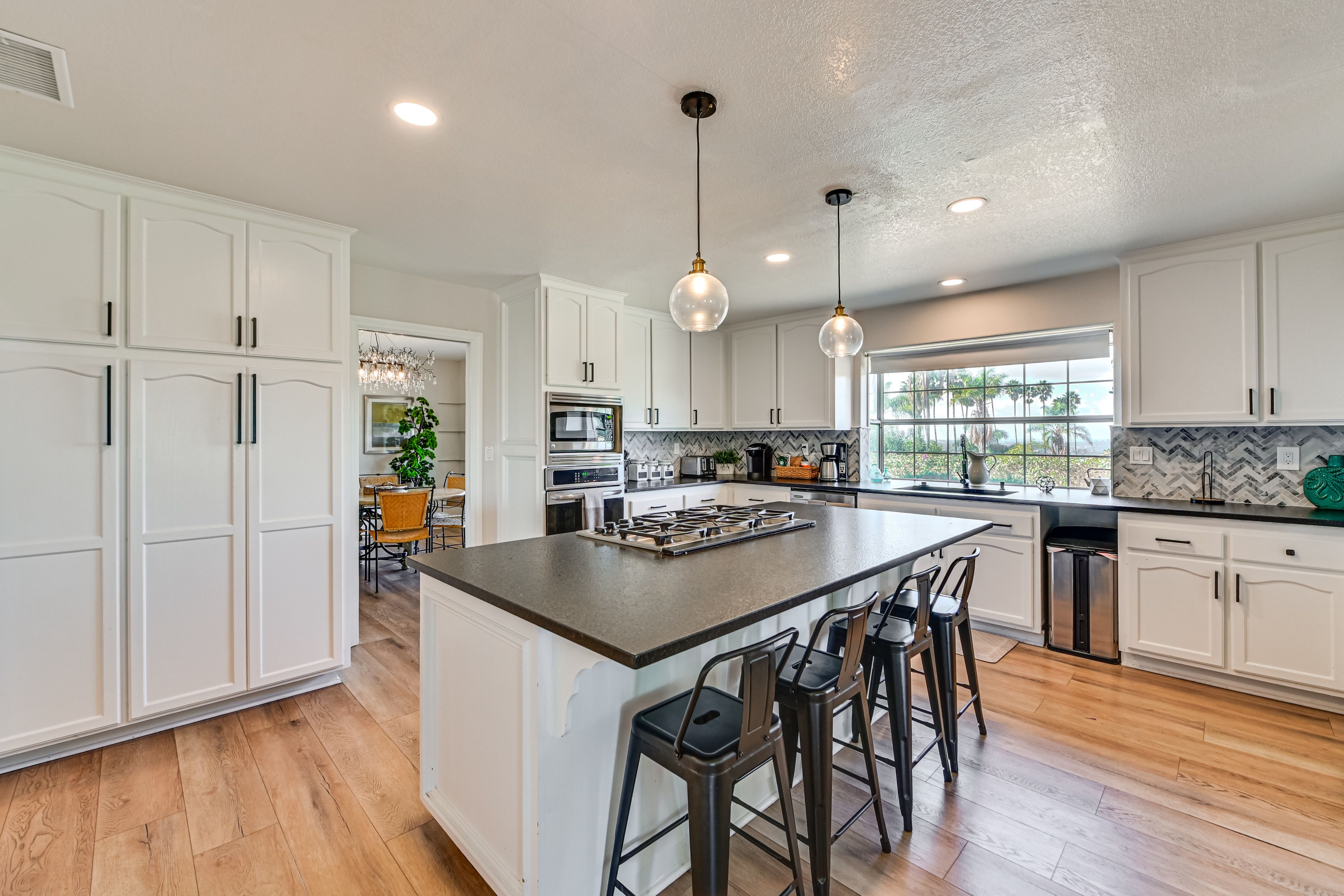 Kitchen | Refrigerator | Dishwasher | 1st Floor